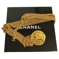 CHANEL Vintage Leone Medaglione Tripla Catena Oro Collana Cintura