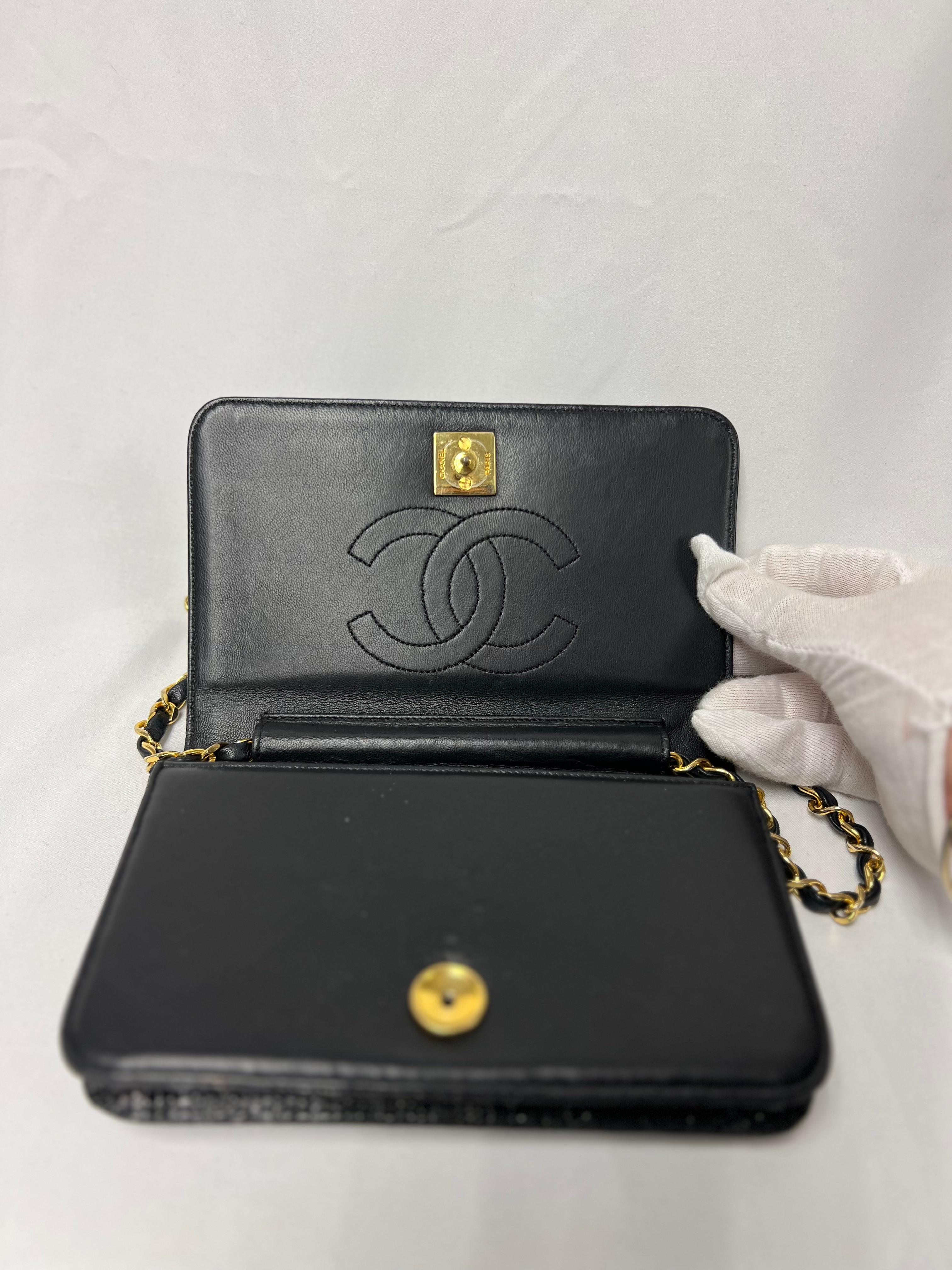 Chanel Vintage Lizzard Flap Bag with Gold-Tone Hardware In Excellent Condition In West Hartford, CT