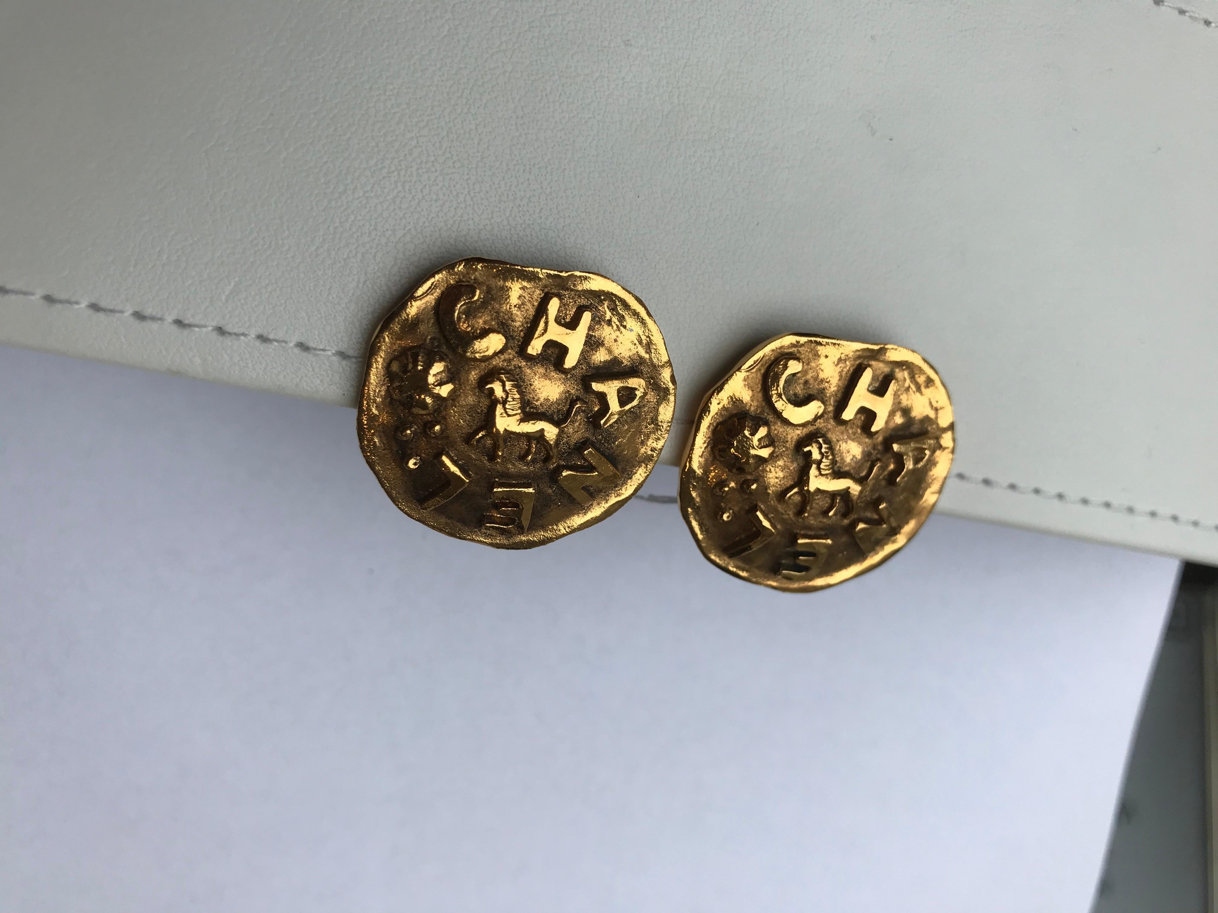 Chanel Vintage Logo Clip-On Earrings In Good Condition For Sale In Roslyn, NY
