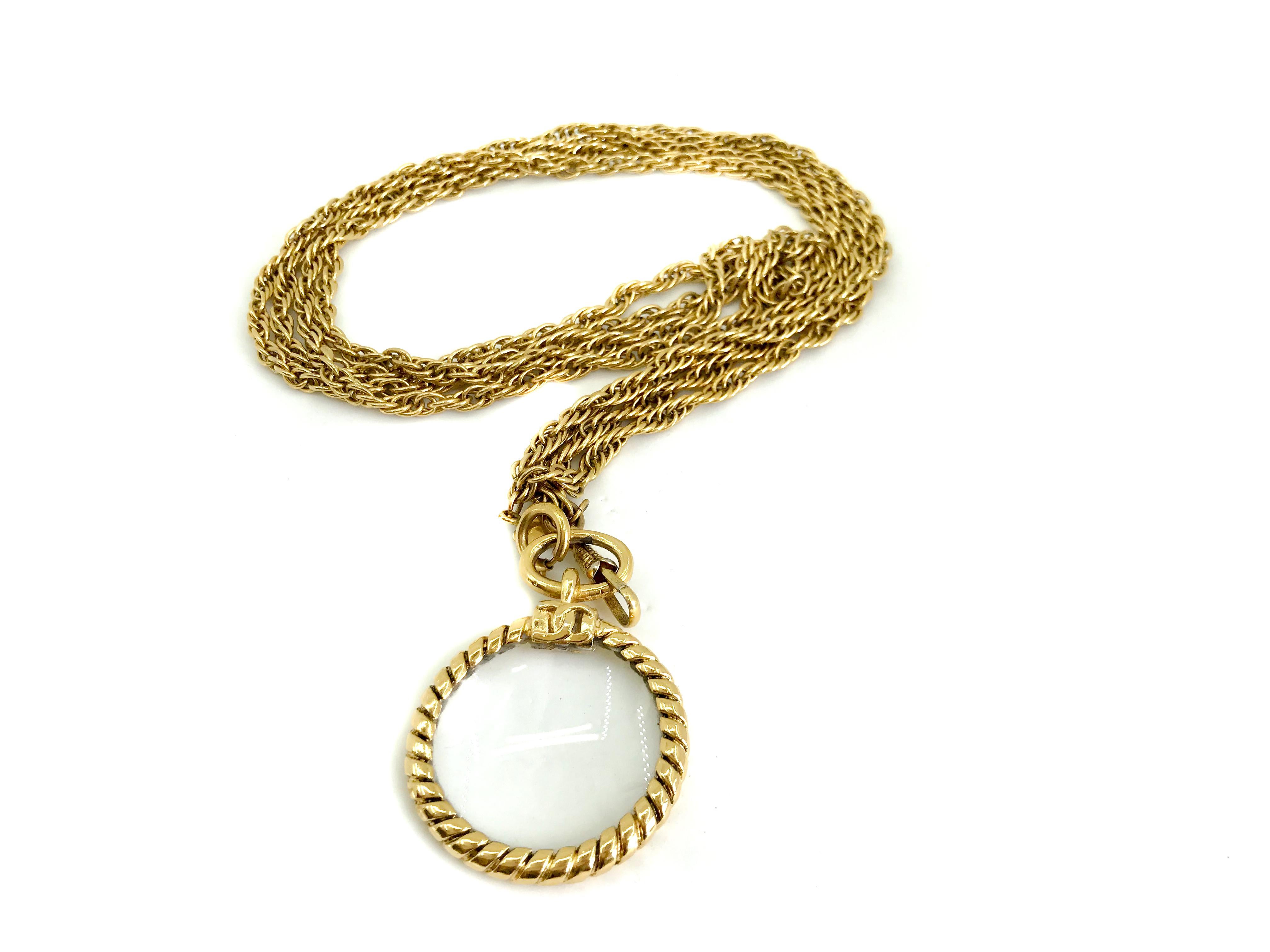 Chanel Vintage Long Magnifying Glass Loupe Gold Plated Pendant Necklace, 1980s  For Sale 2