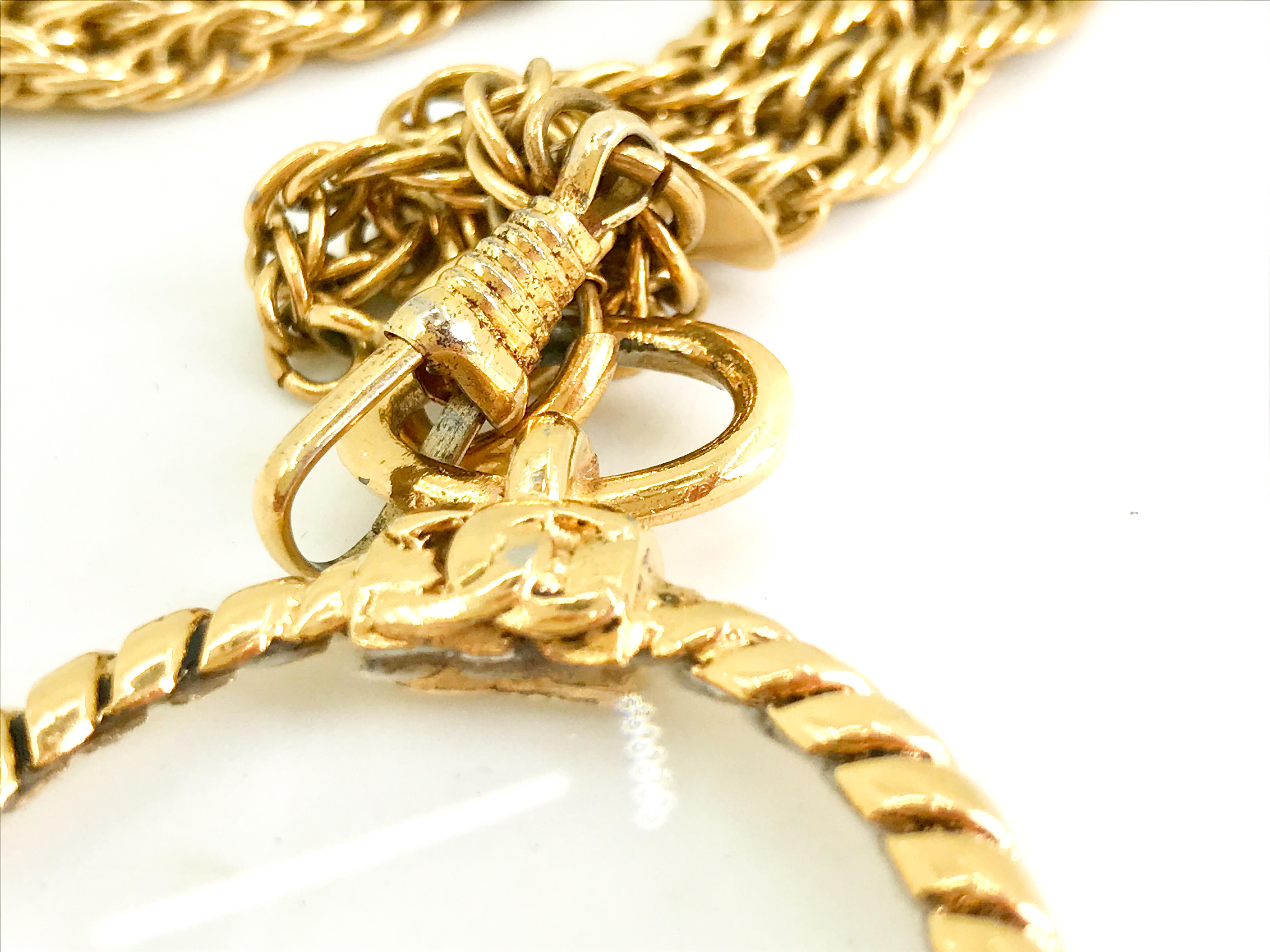 Chanel Vintage Long Magnifying Glass Loupe Gold Plated Pendant Necklace, 1980s  For Sale 4