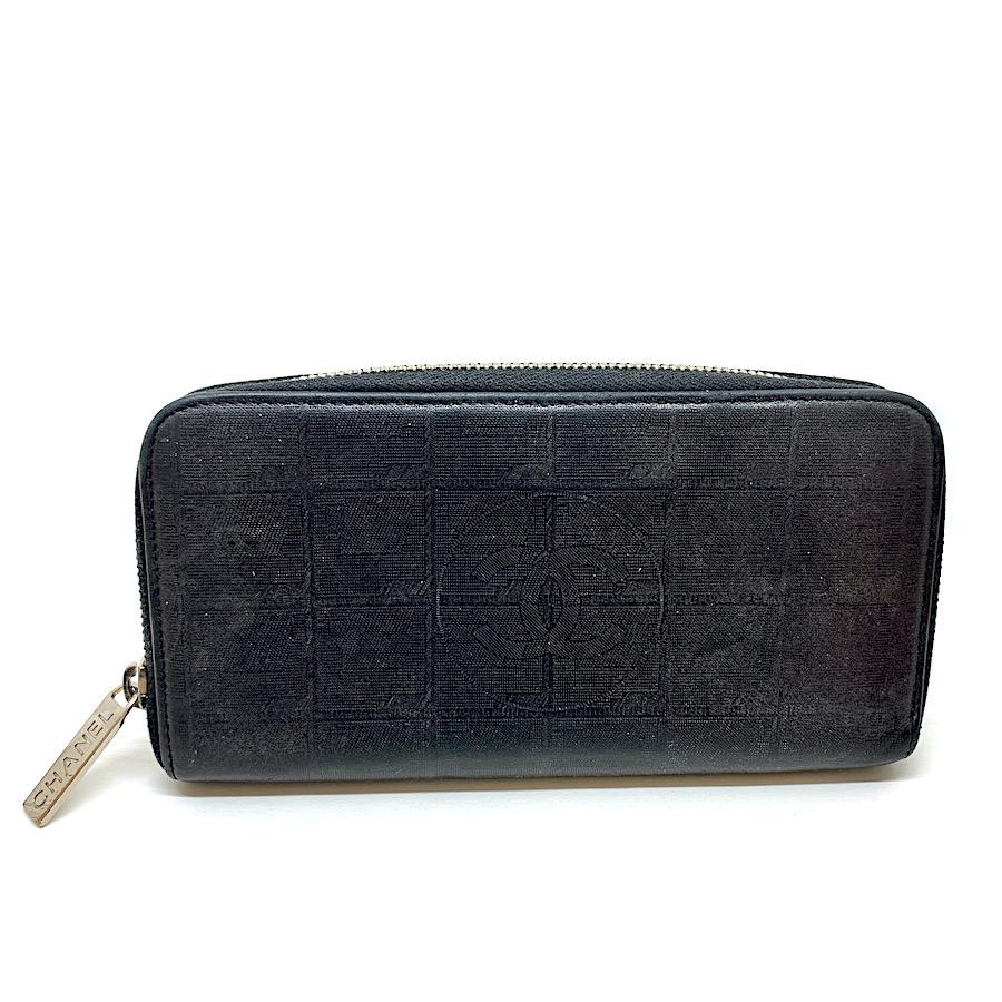 CHANEL Vintage Lange Brieftasche aus schwarzem Leder mit silbernem CC-Druck  (Schwarz) im Angebot