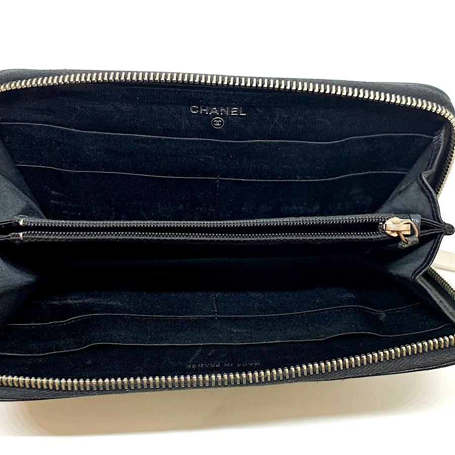 CHANEL Vintage Lange Brieftasche aus schwarzem Leder mit silbernem CC-Druck  im Angebot 4