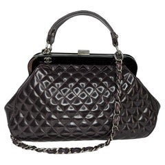 Chanel Vintage Mademoiselle Umhängetasche mit Rahmen