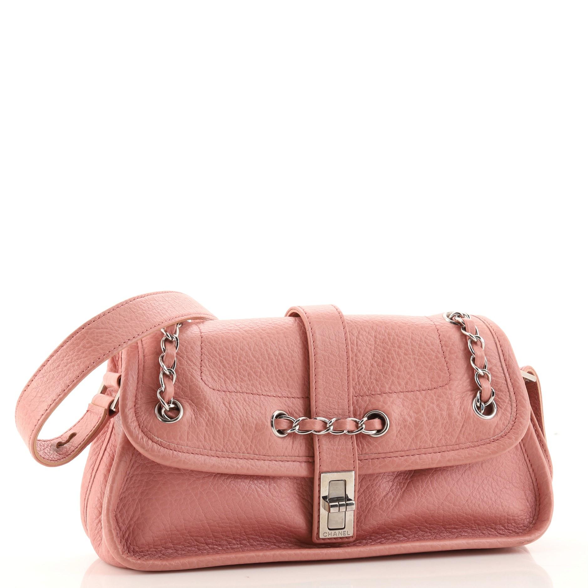 Chanel Vintage Mademoiselle Lock Klappentasche aus Leder (Pink)