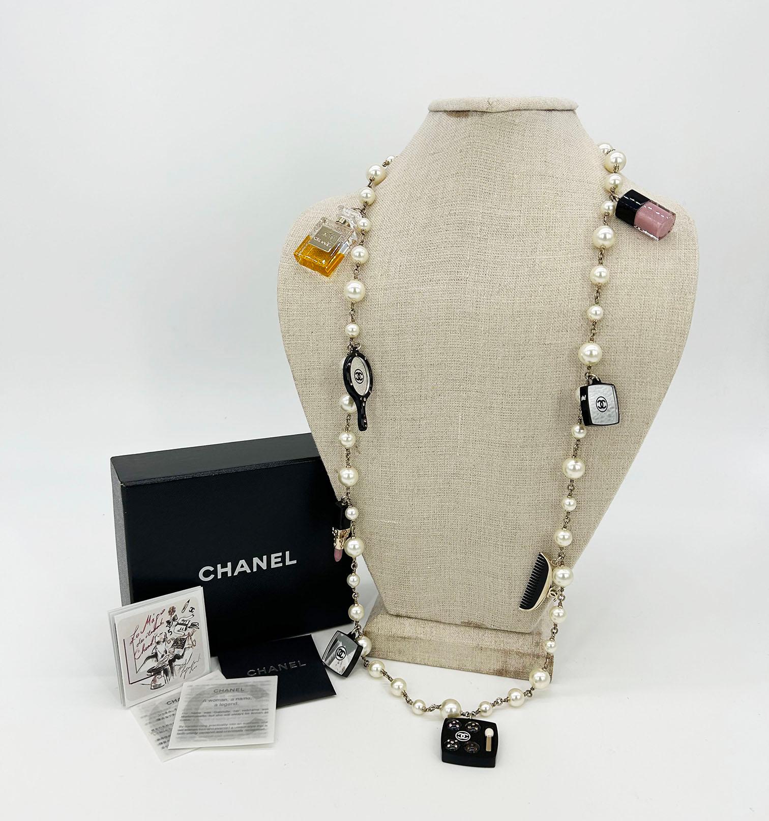 Chanel Vintage Make Up Charm Beaded Pearl Chain Necklace For Sale 6