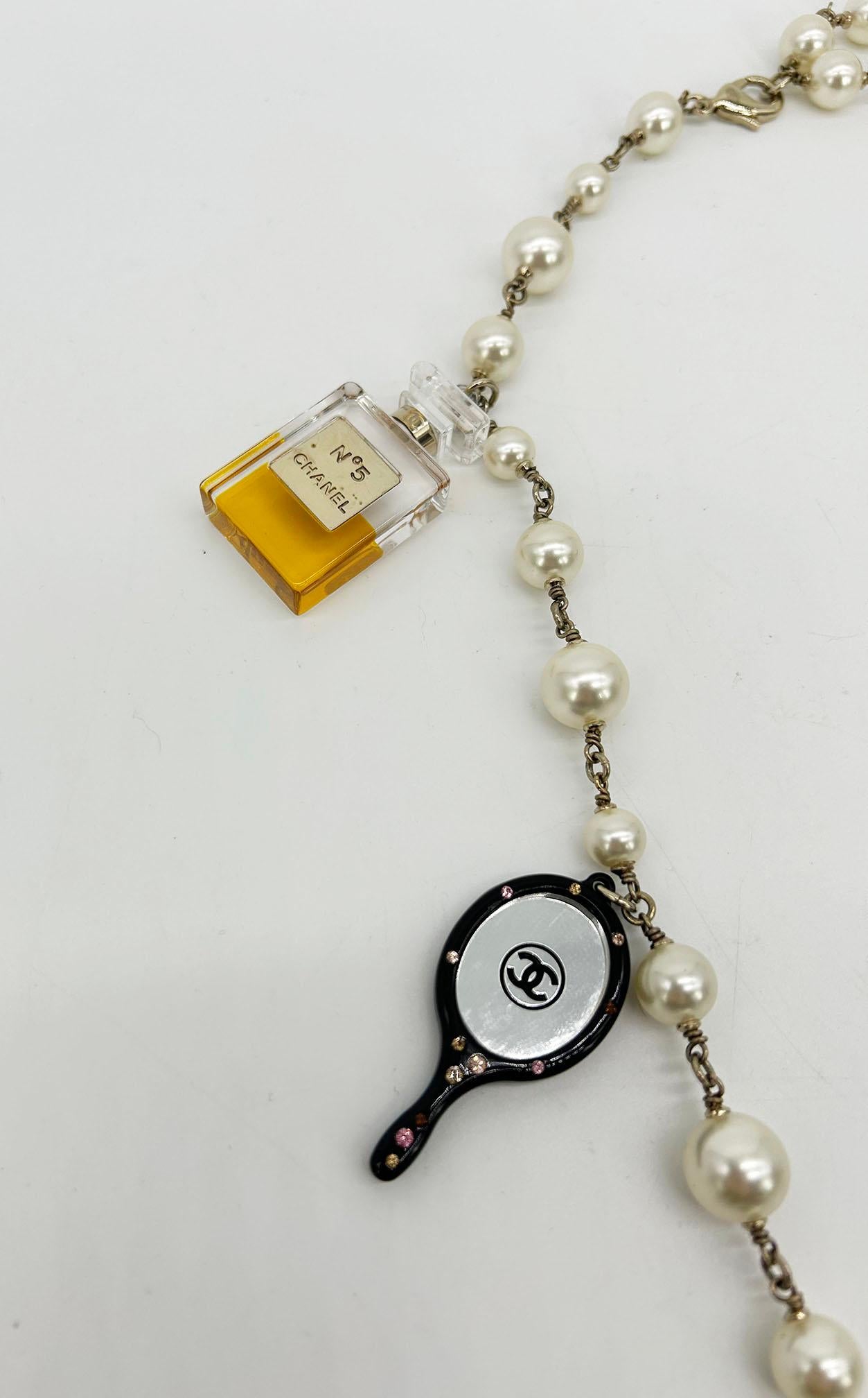 Chanel Vintage Make Up Charm Beaded Pearl Chain Necklace In Excellent Condition For Sale In Philadelphia, PA