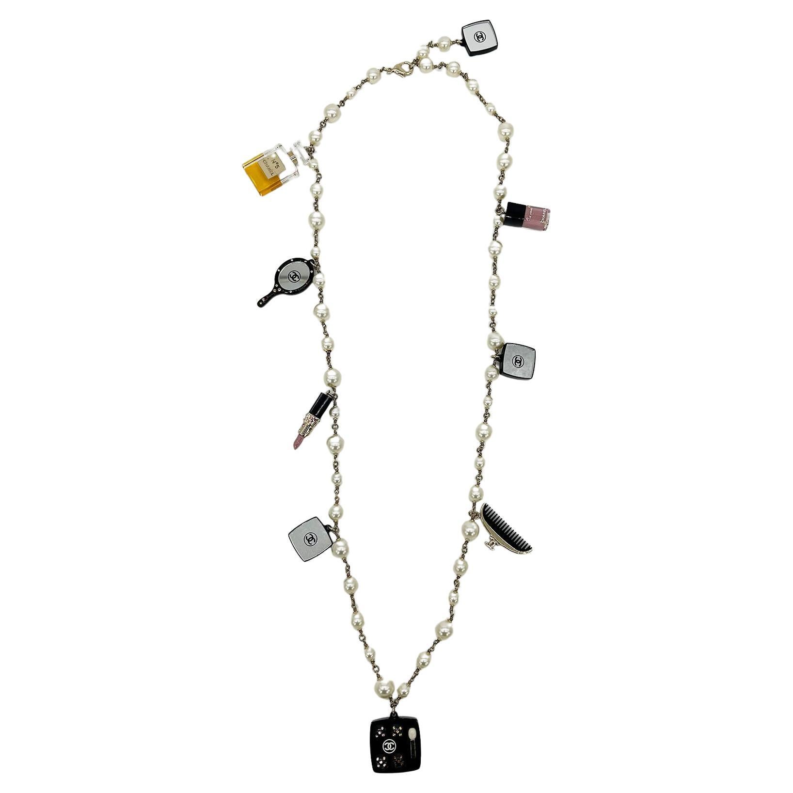 Chanel Vintage Make Up Charm Perlenkette Halskette mit Perlenkette im Angebot
