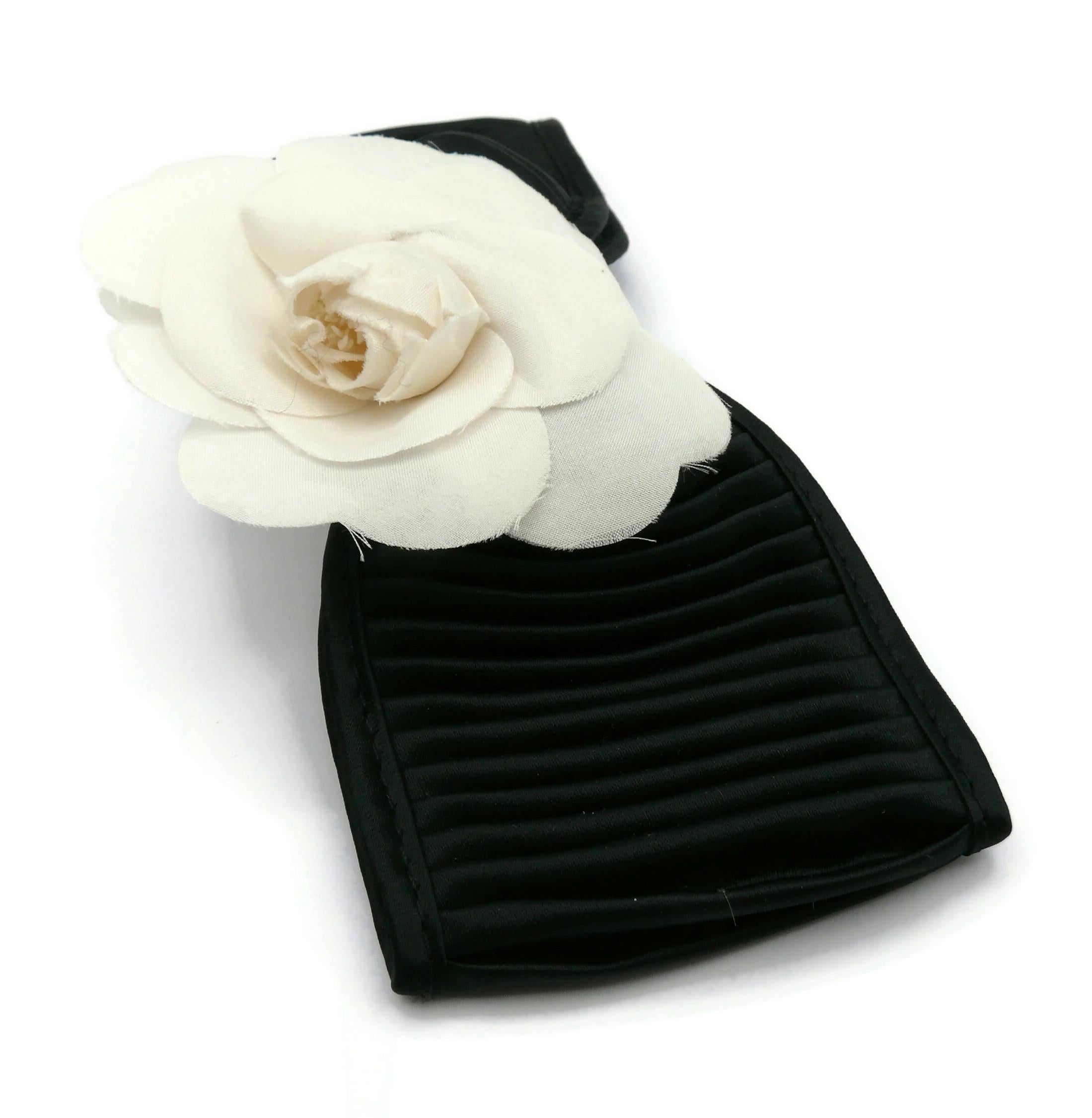 Women's CHANEL Vintage Massive Black & White Camellia Bow Hair Clip