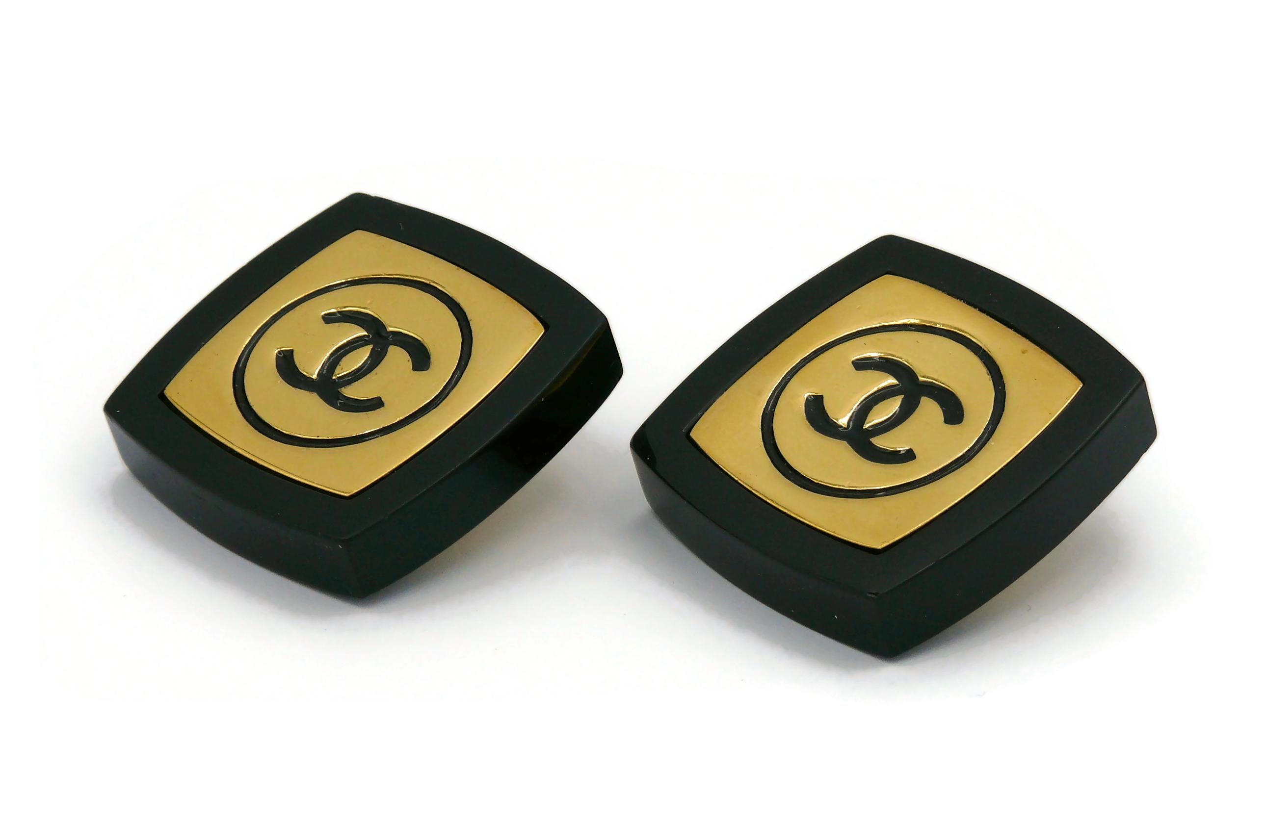 CHANEL Vintage Massive Compact Powder Style Resin Clip-On Earrings For Sale 1