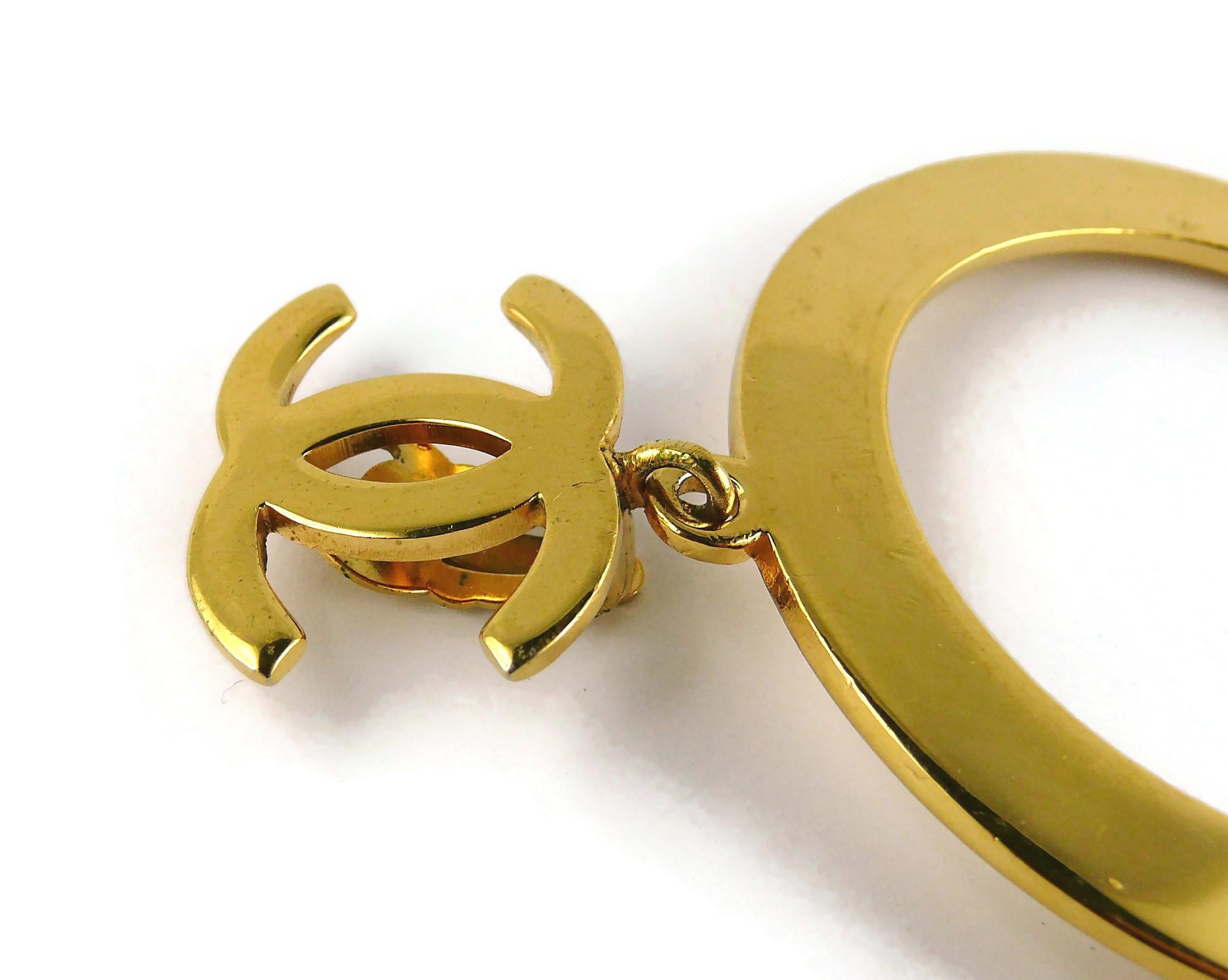 Chanel Vintage Massive Icone Toned Gold Hoop Dangling Earrings en vente 14