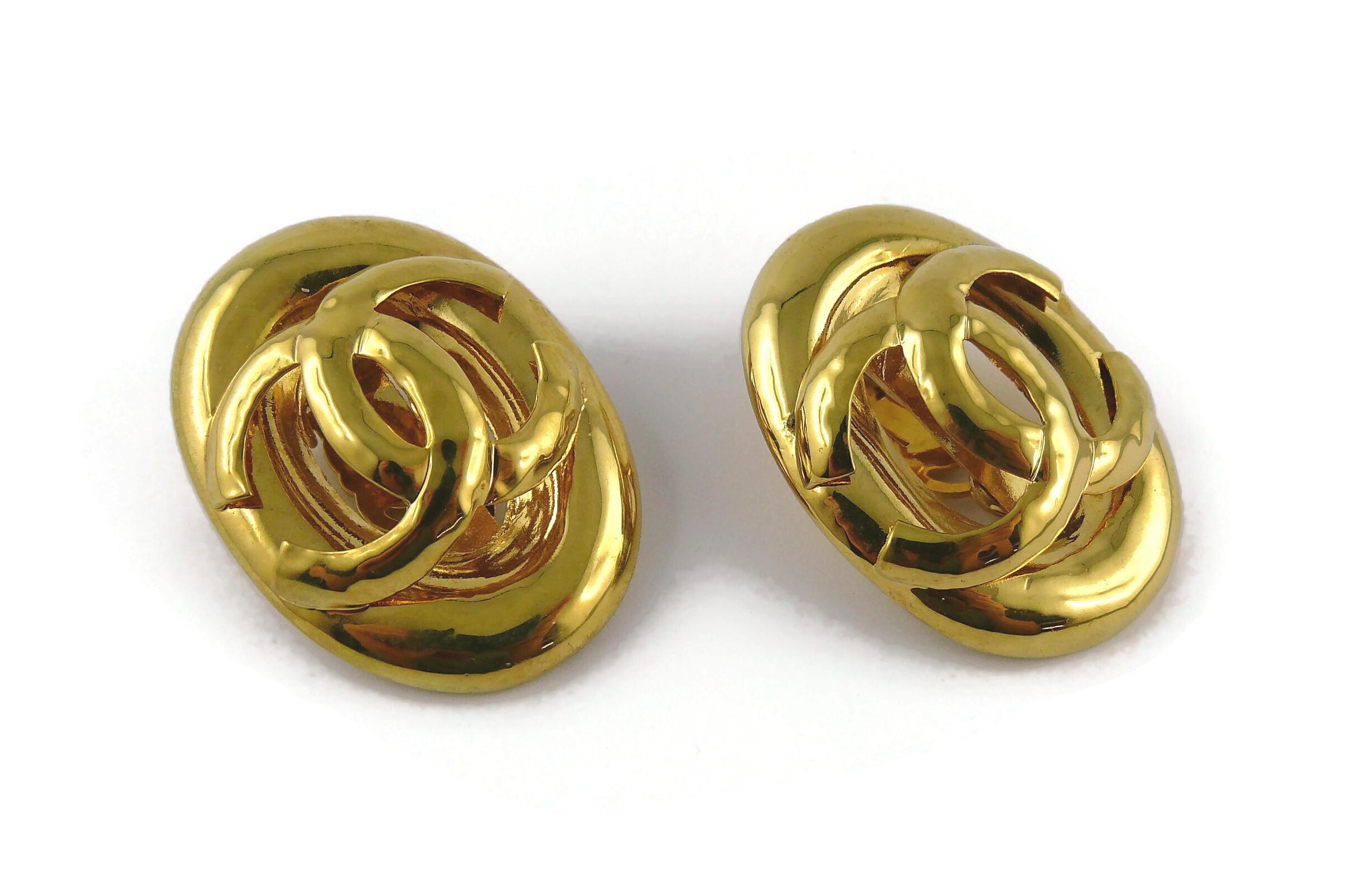 chanel vintage earrings gold