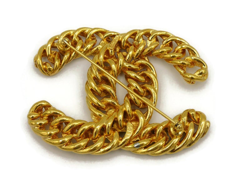 CHANEL Vintage Massive Iconic Gold Tone Curb Chain Logo Brooch For