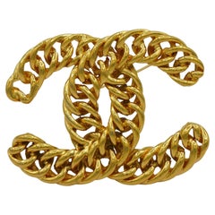CHANEL Vintage Massive Iconic Gold Tone Curb Chain Logo Brooch