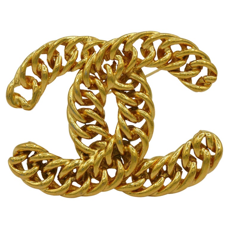 CHANEL Vintage Massive Iconic Gold Tone Curb Chain Logo Brooch For Sale at  1stDibs