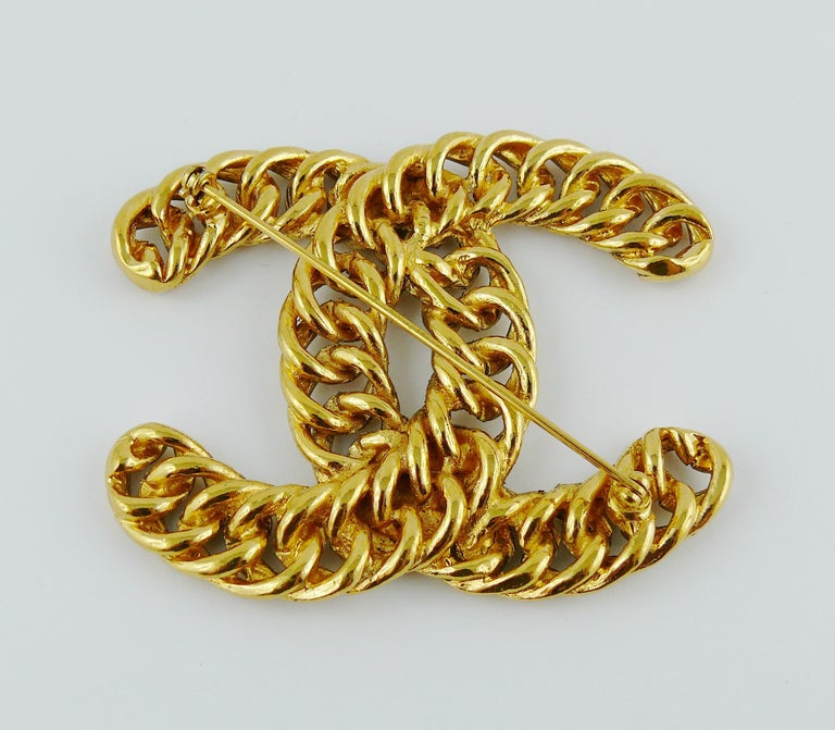 chanel chain brooch