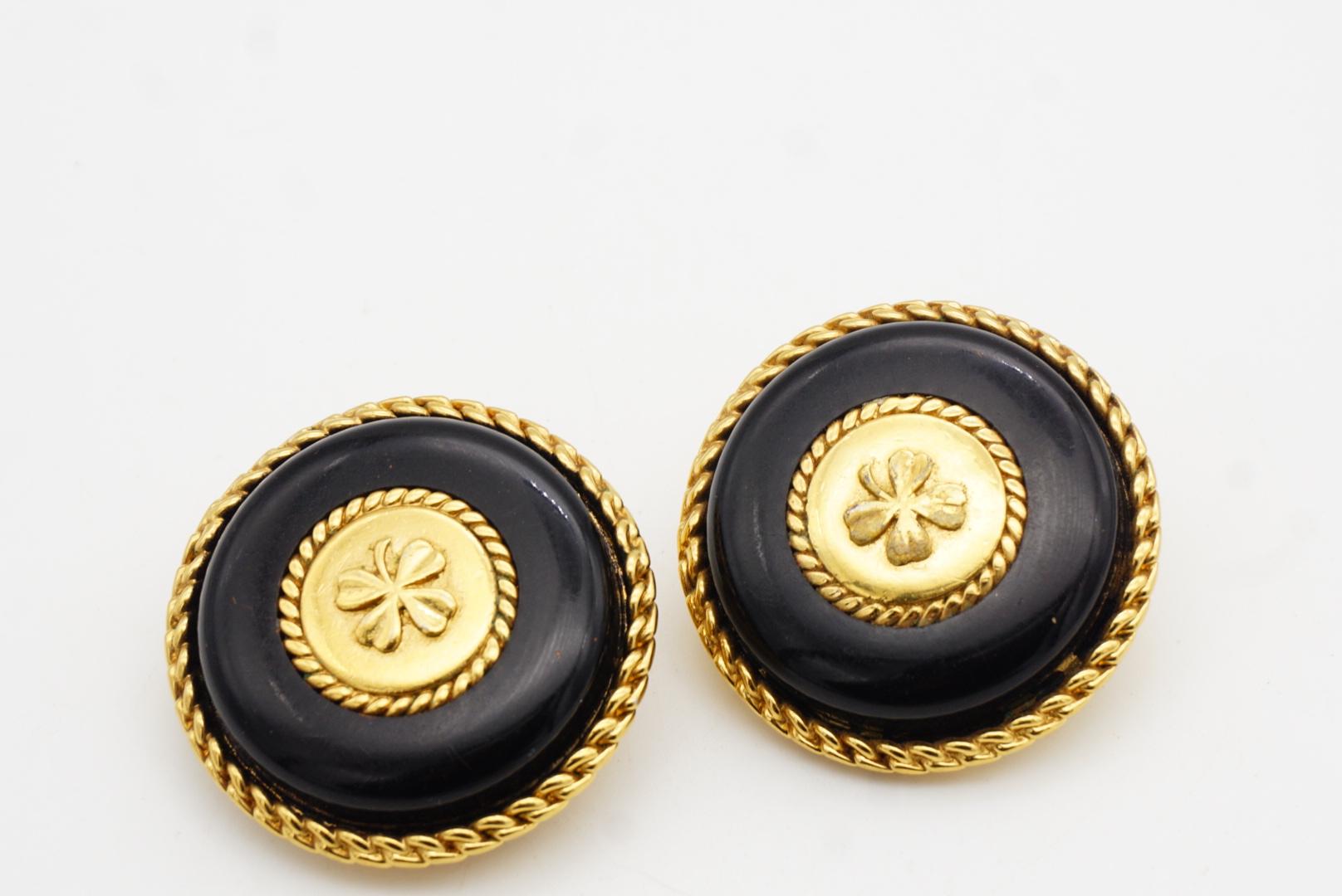 Chanel Vintage Gran Trébol de Cuatro Hojas de la Suerte Pendientes de Clip Círculo Negro en venta 6
