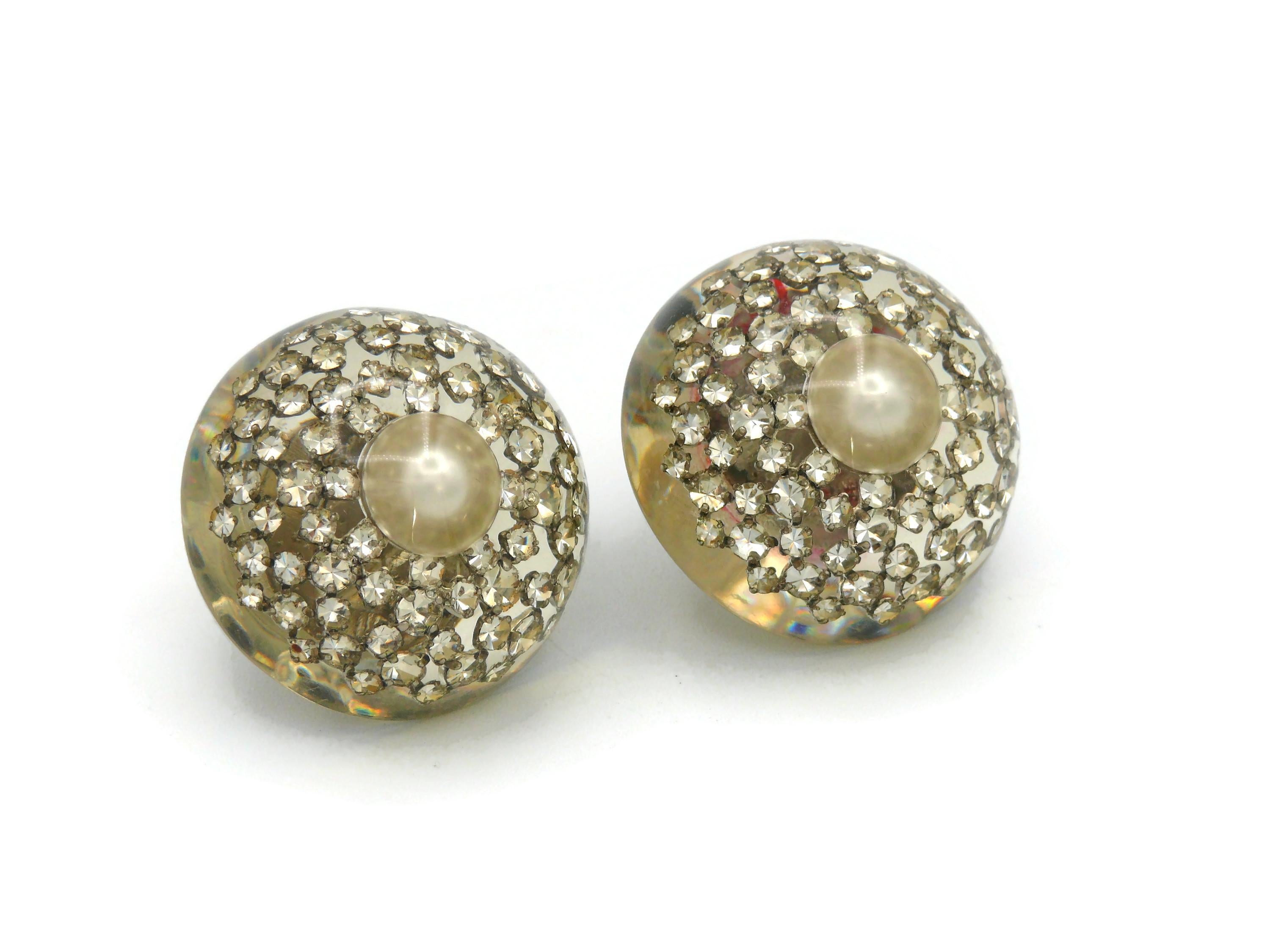 CHANEL Vintage Massive Resin Faux Pearl Crystals Domed Clip On Earrings In Good Condition For Sale In Nice, FR