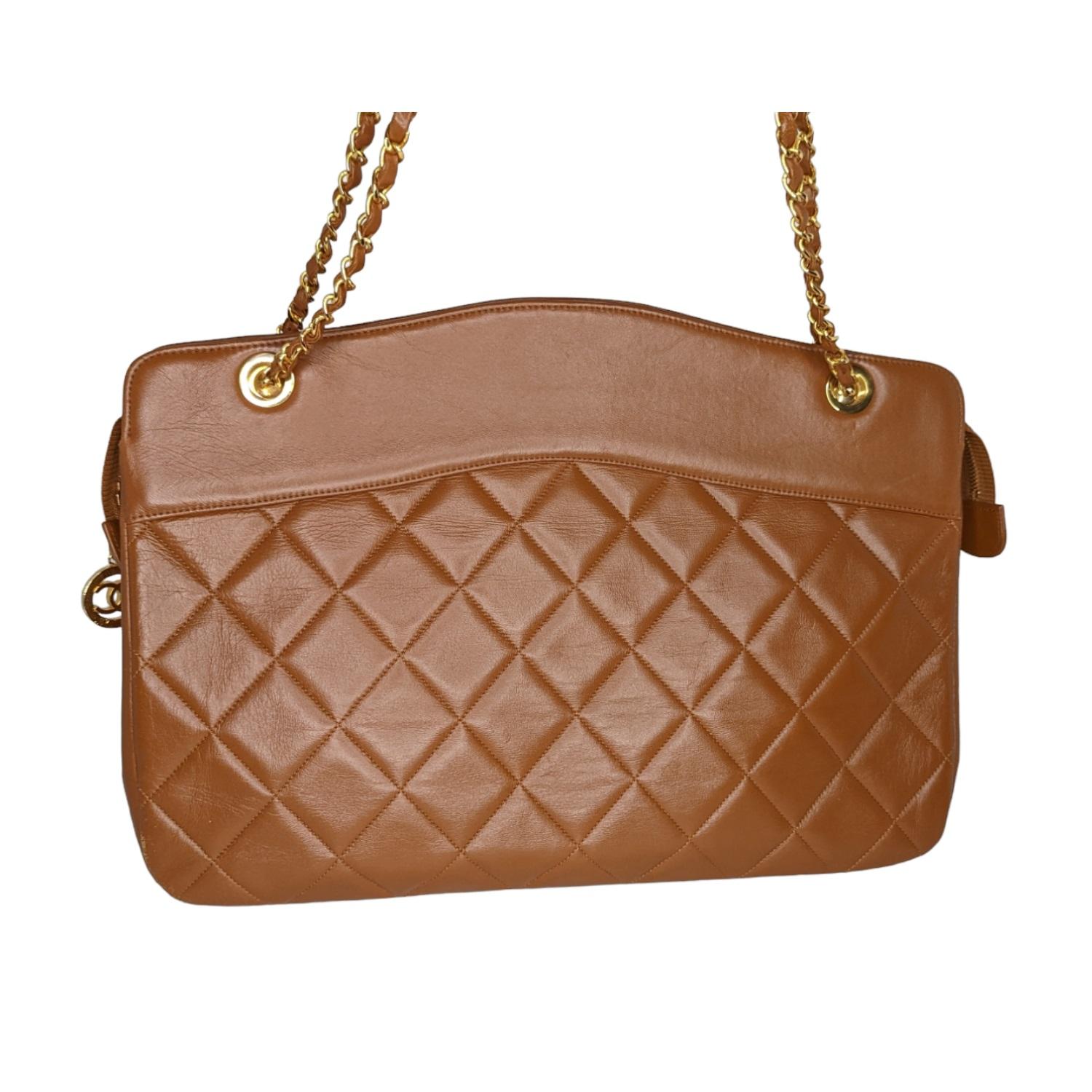 Chanel Vintage Matelassé Chain Leather Shoulder Bag & Wallet In Good Condition For Sale In Scottsdale, AZ
