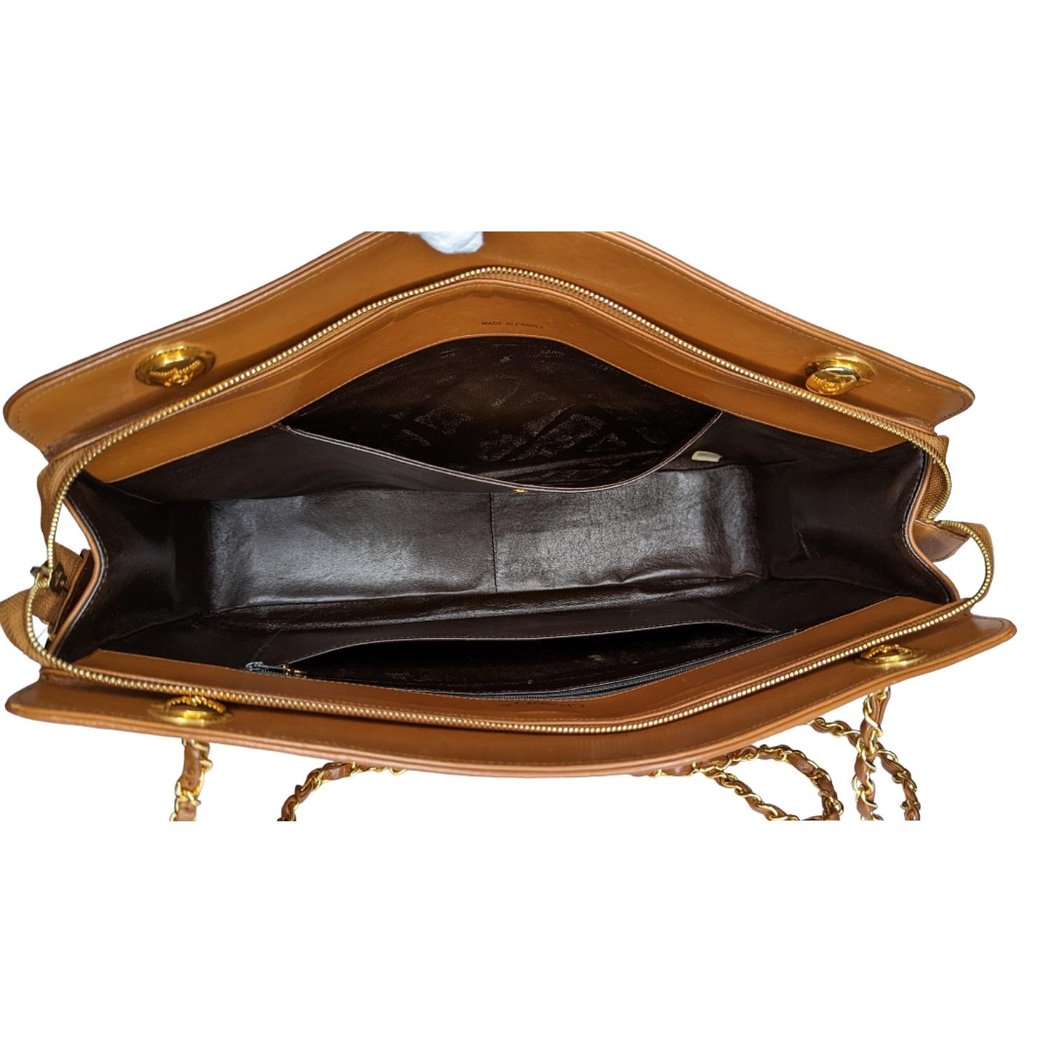 Chanel Vintage Matelassé Chain Leather Shoulder Bag & Wallet en vente 2