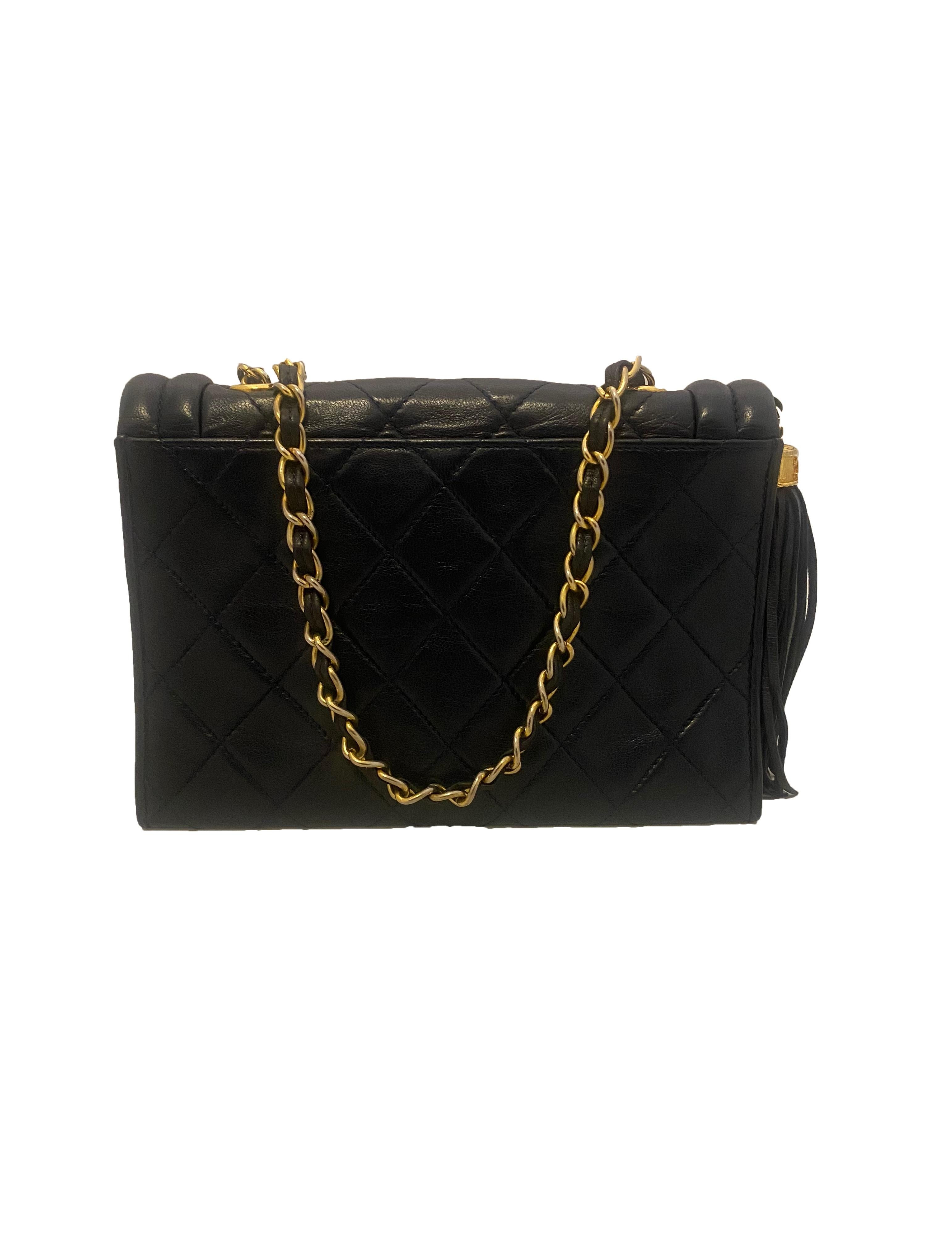 Chanel Vintage Matelassé Flap Bag In Good Condition For Sale In Glasgow, GB
