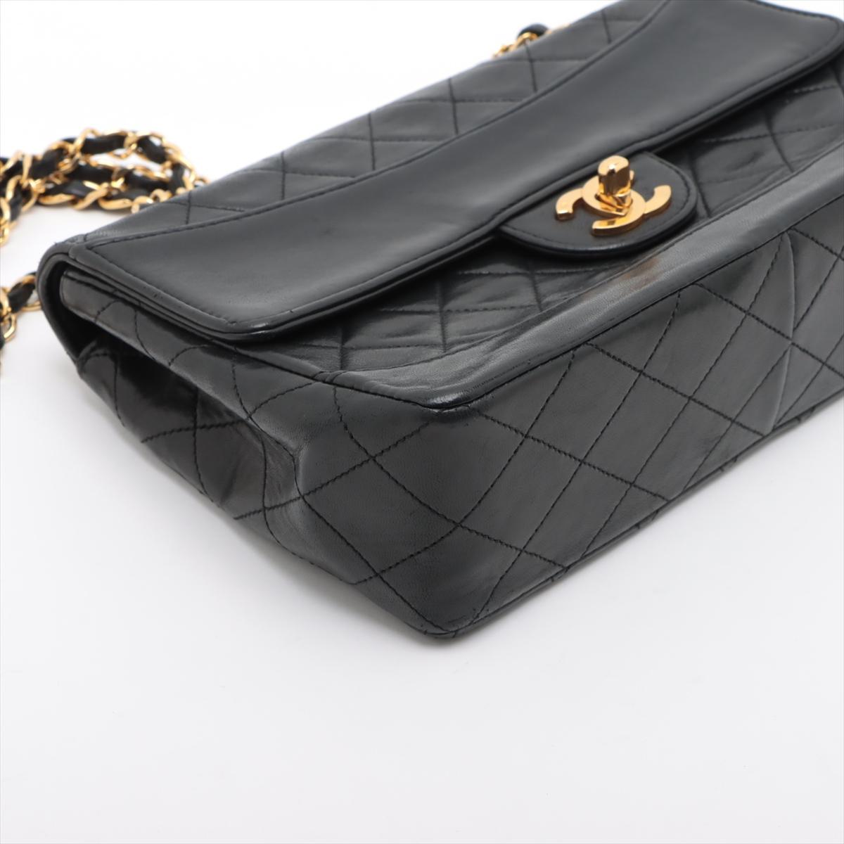 Chanel Vintage Matelasse Lammfell einzelne Klappe Doppelkette Tasche schwarz im Zustand „Gut“ im Angebot in Humacao, PR