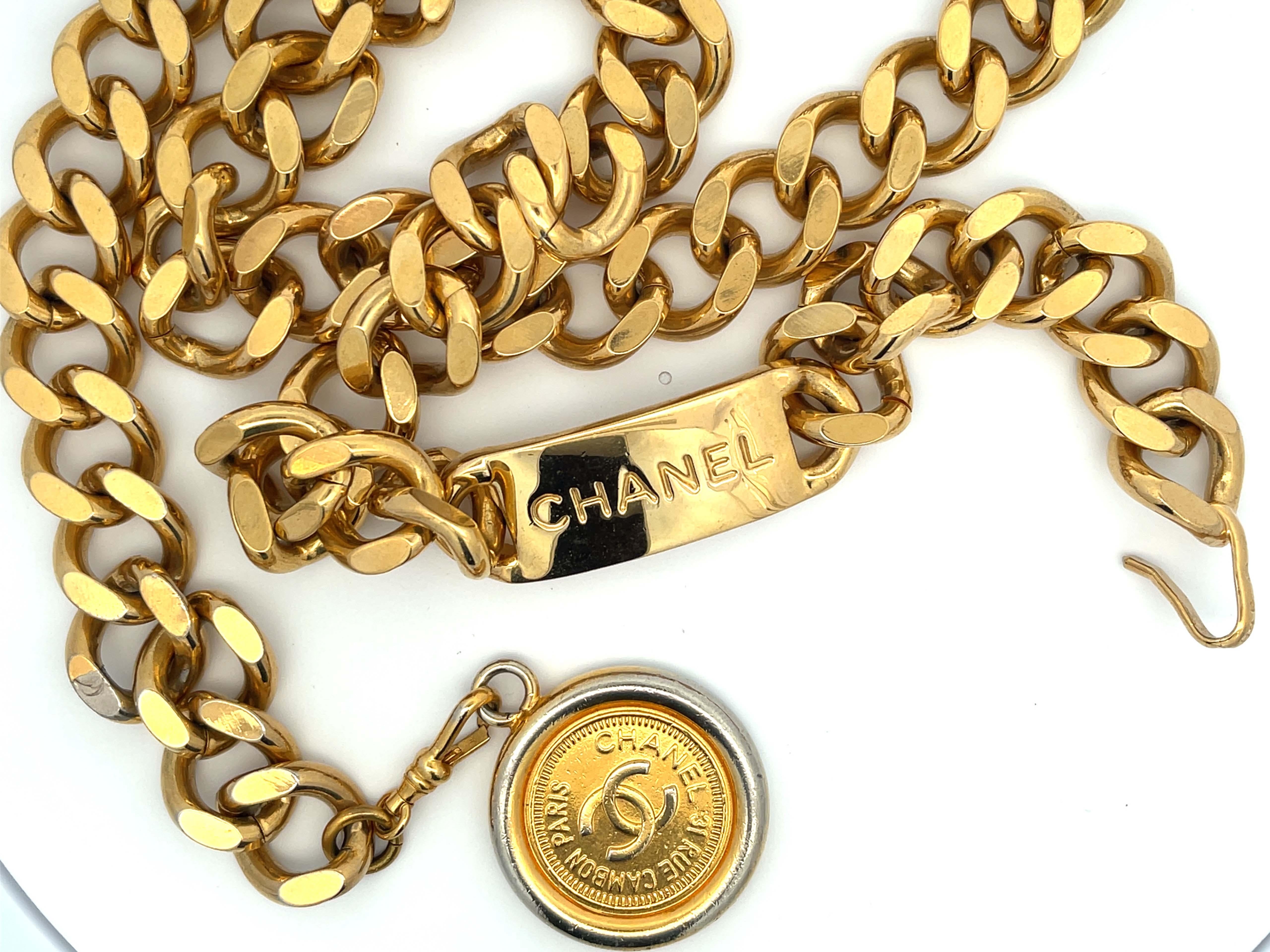 CHANEL Vintage Medallion Coin Chain Belt In Good Condition For Sale In Honolulu, HI
