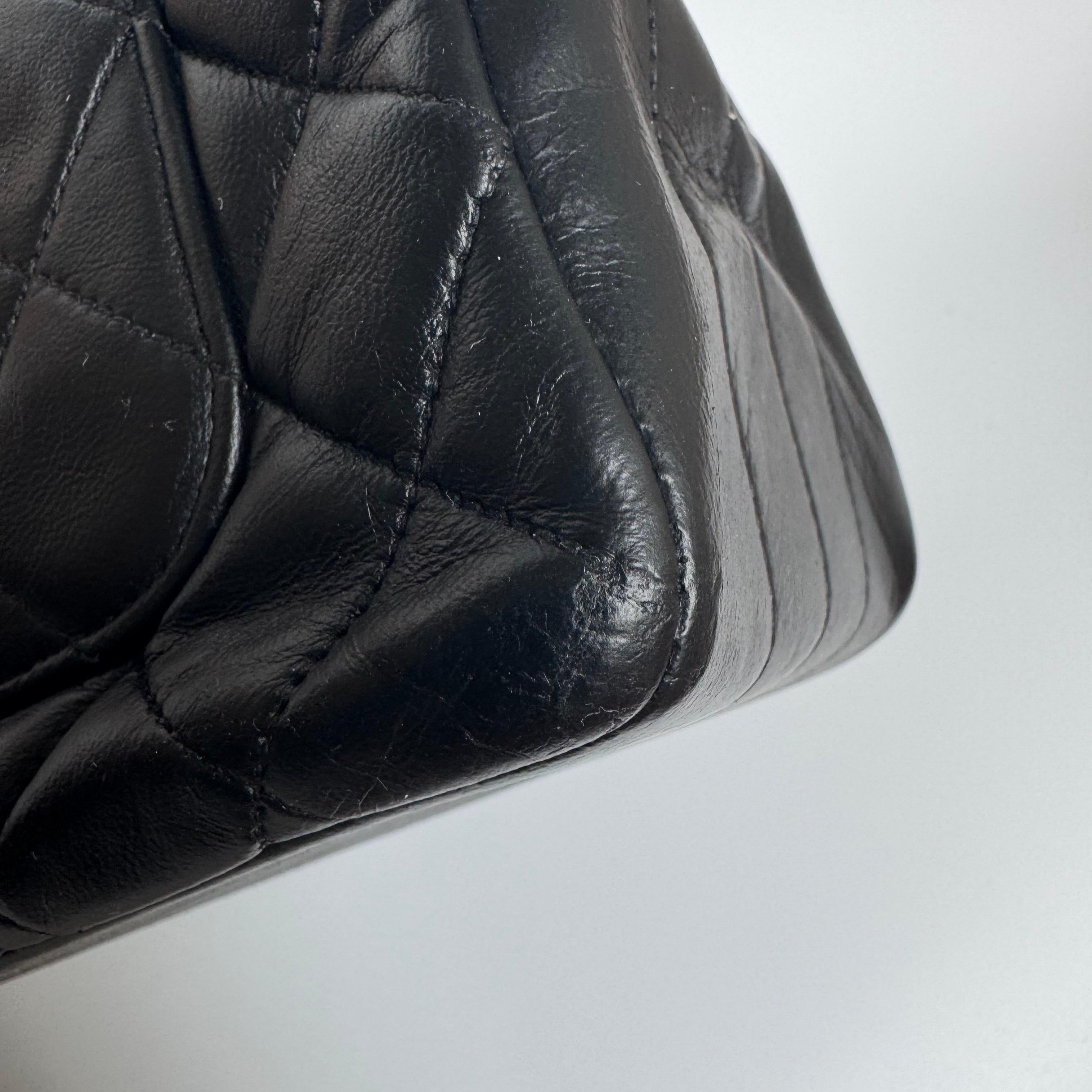 Chanel Vintage Medium Black Quilted Lambskin Paris Limited Single Flap Gold Hard en vente 12