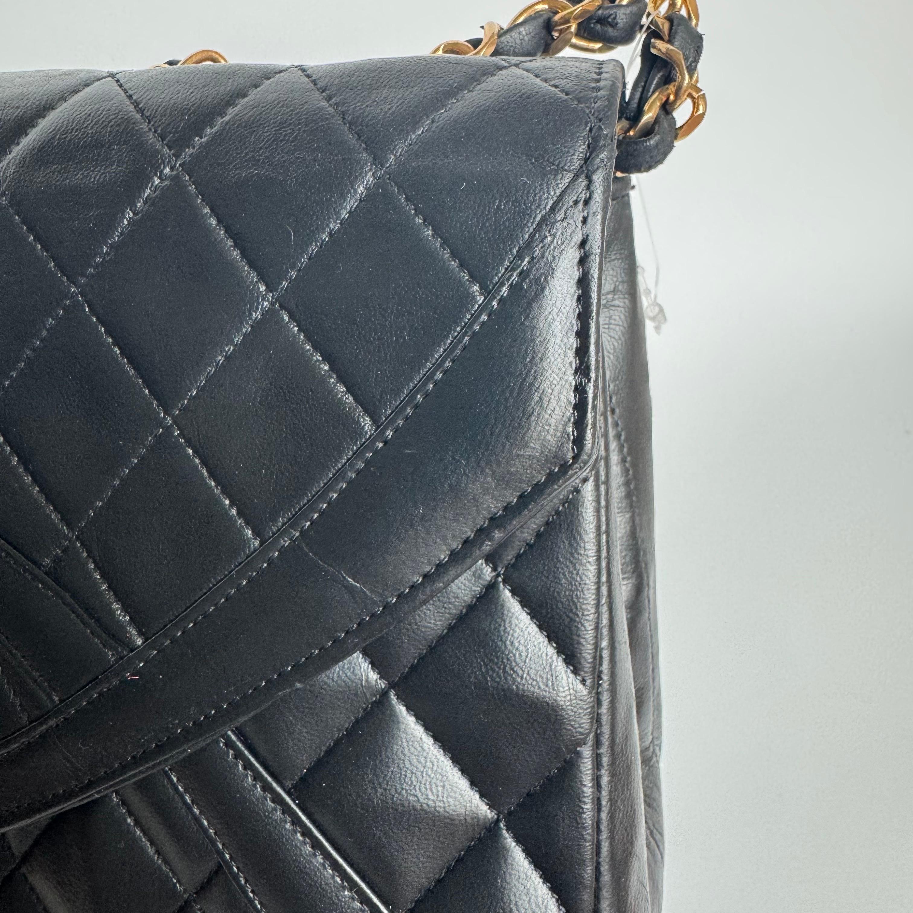 Chanel Vintage Medium Black Quilted Lambskin Paris Limited Single Flap Gold Hard en vente 13