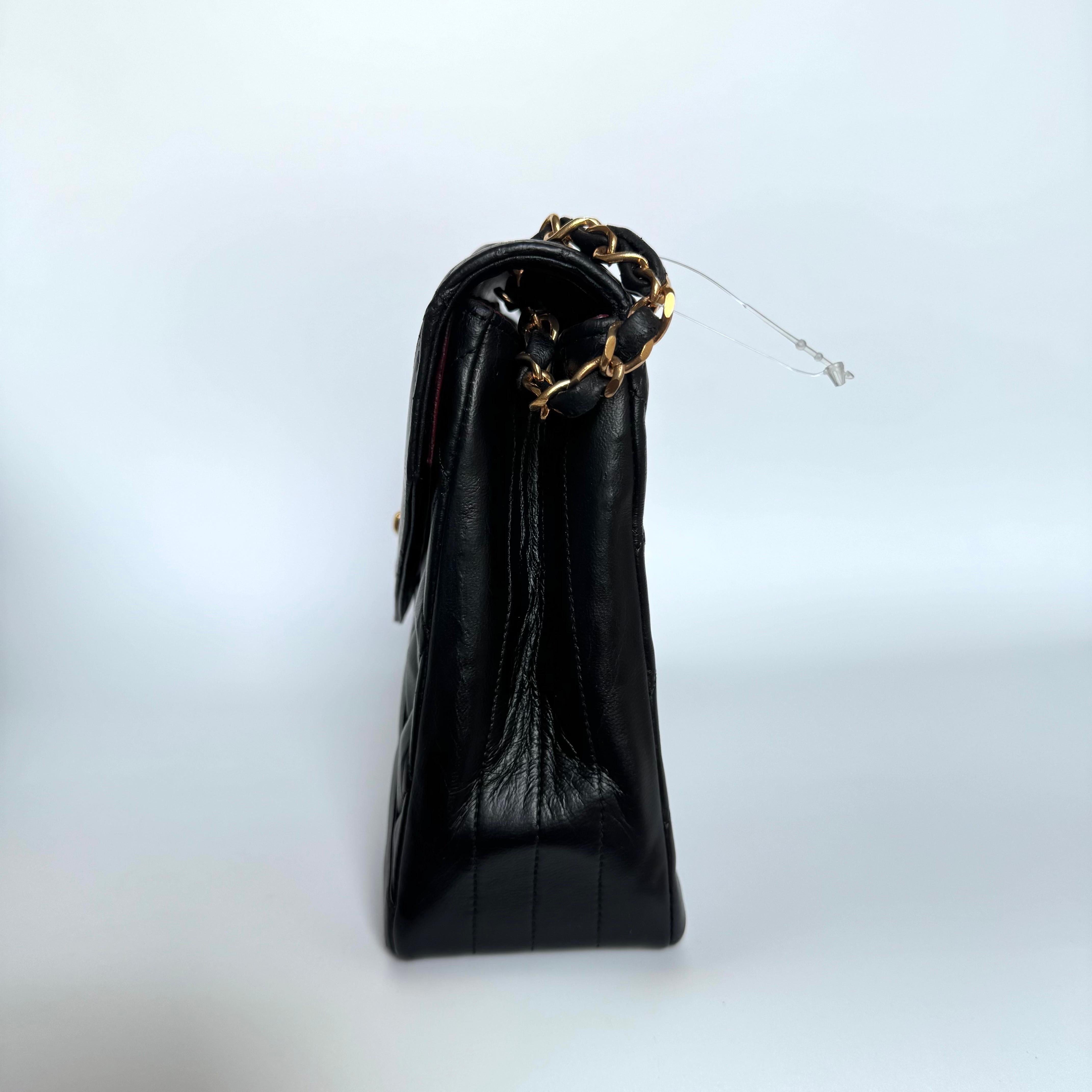 Chanel Vintage Medium Black Quilted Lambskin Paris Limited Single Flap Gold Hard Bon état - En vente à AUBERVILLIERS, FR