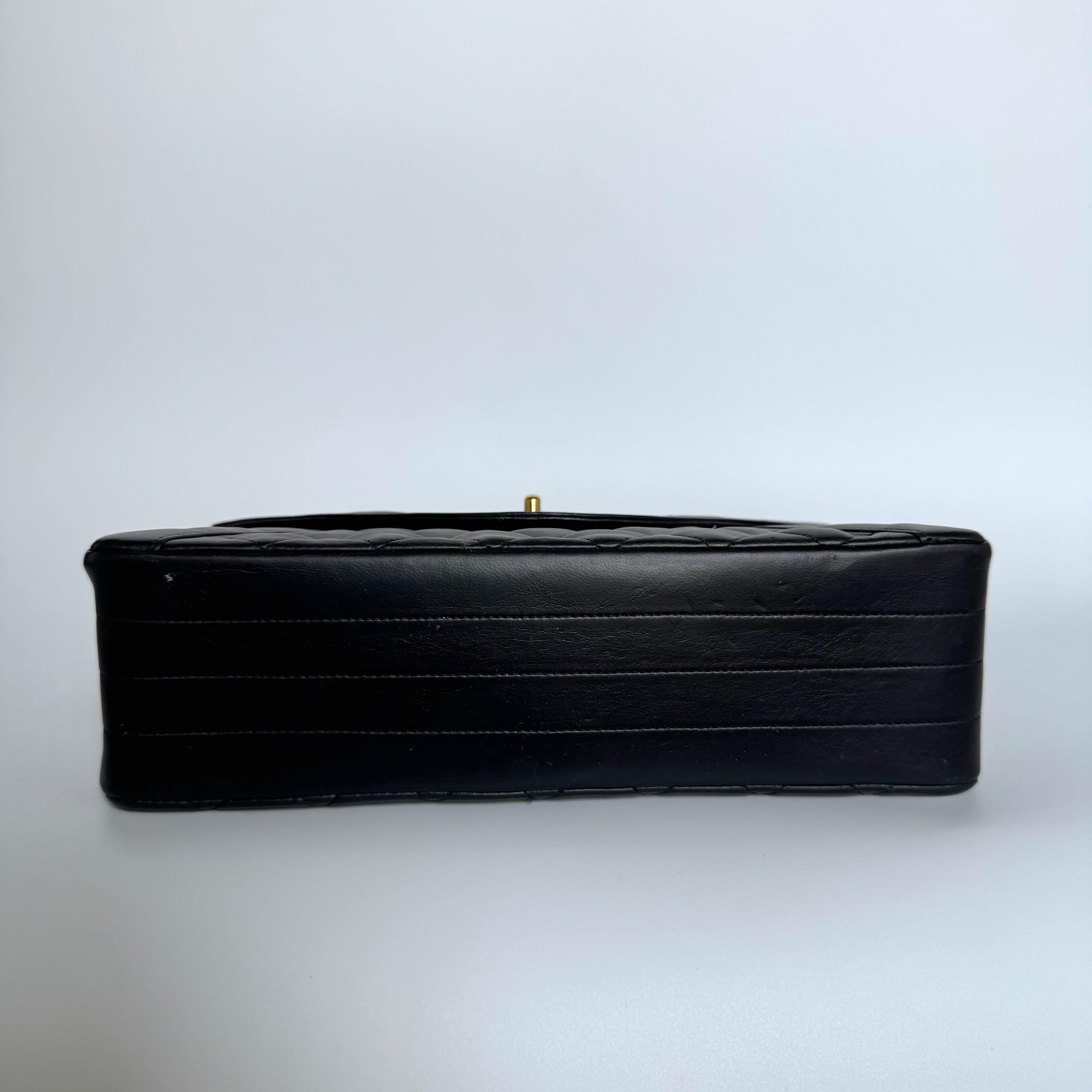 Chanel Vintage Medium Black Quilted Lambskin Paris Limited Single Flap Gold Hard en vente 2