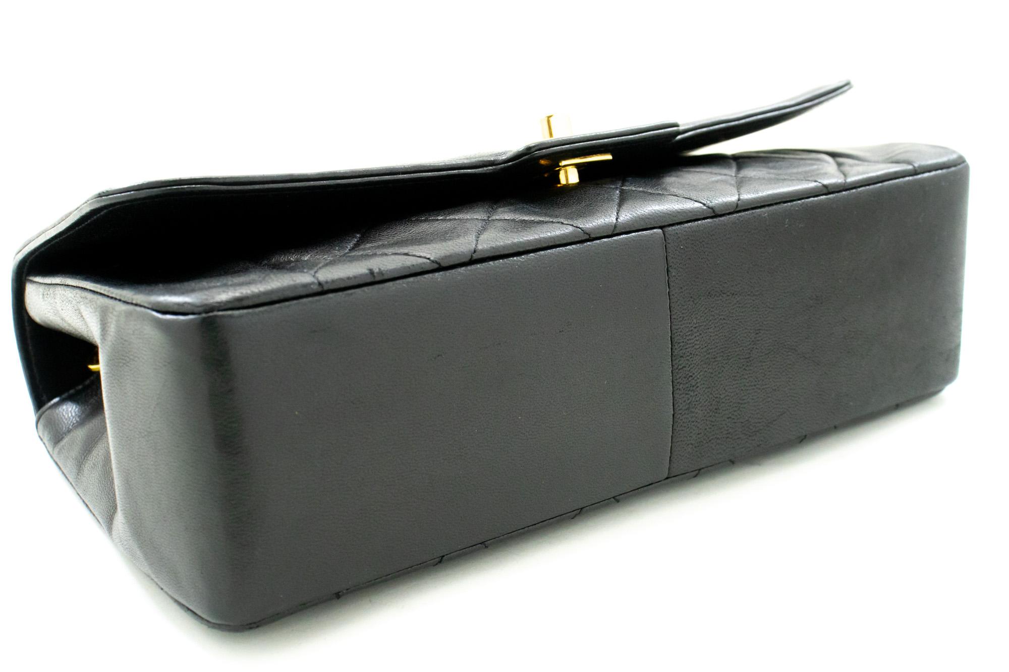 CHANEL Vintage Medium Chain Shoulder Bag Lambskin Black Quilted Pour femmes en vente