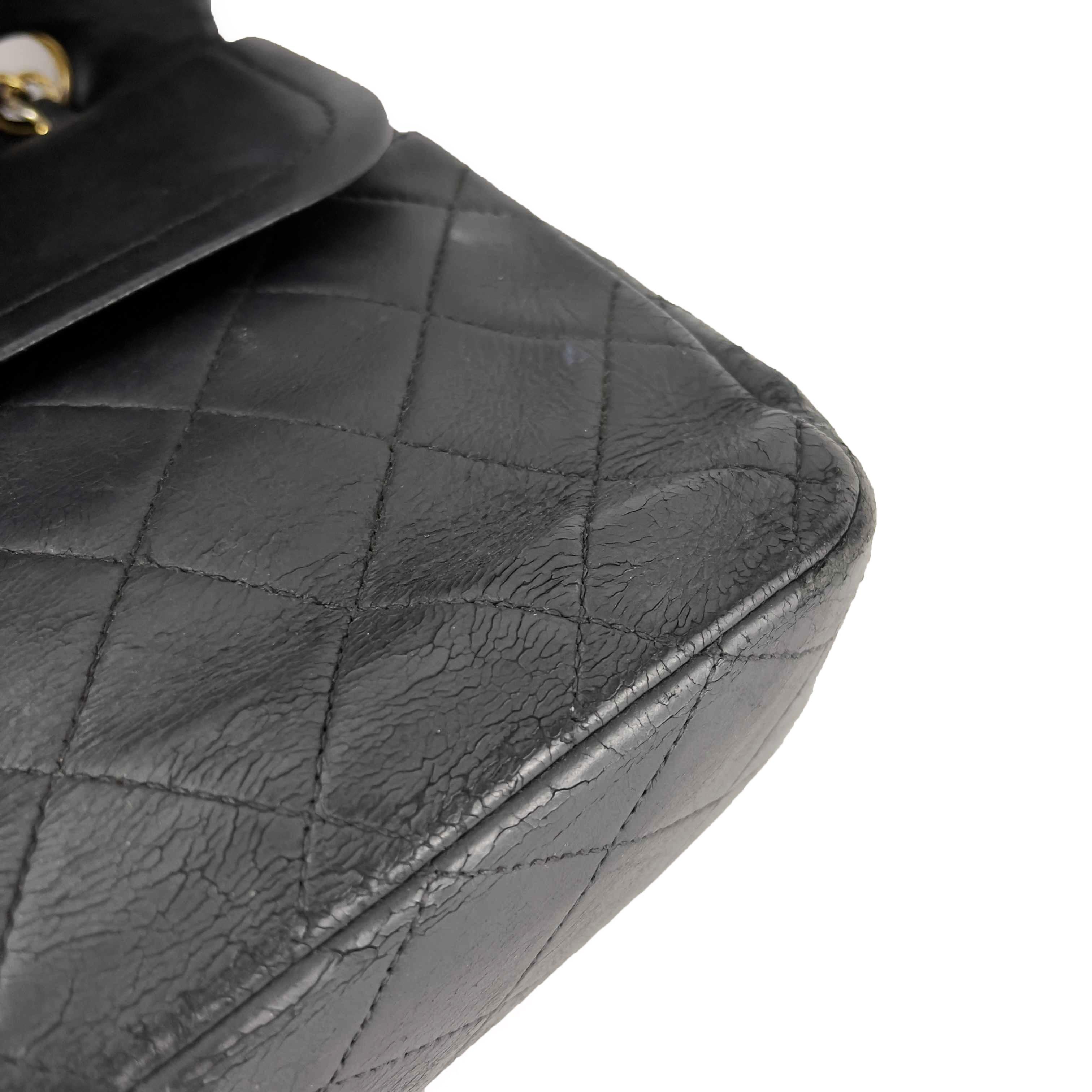 CHANEL- Vintage Medium Classic Double Flap Black Shoulder Bag / Crossbody For Sale 6