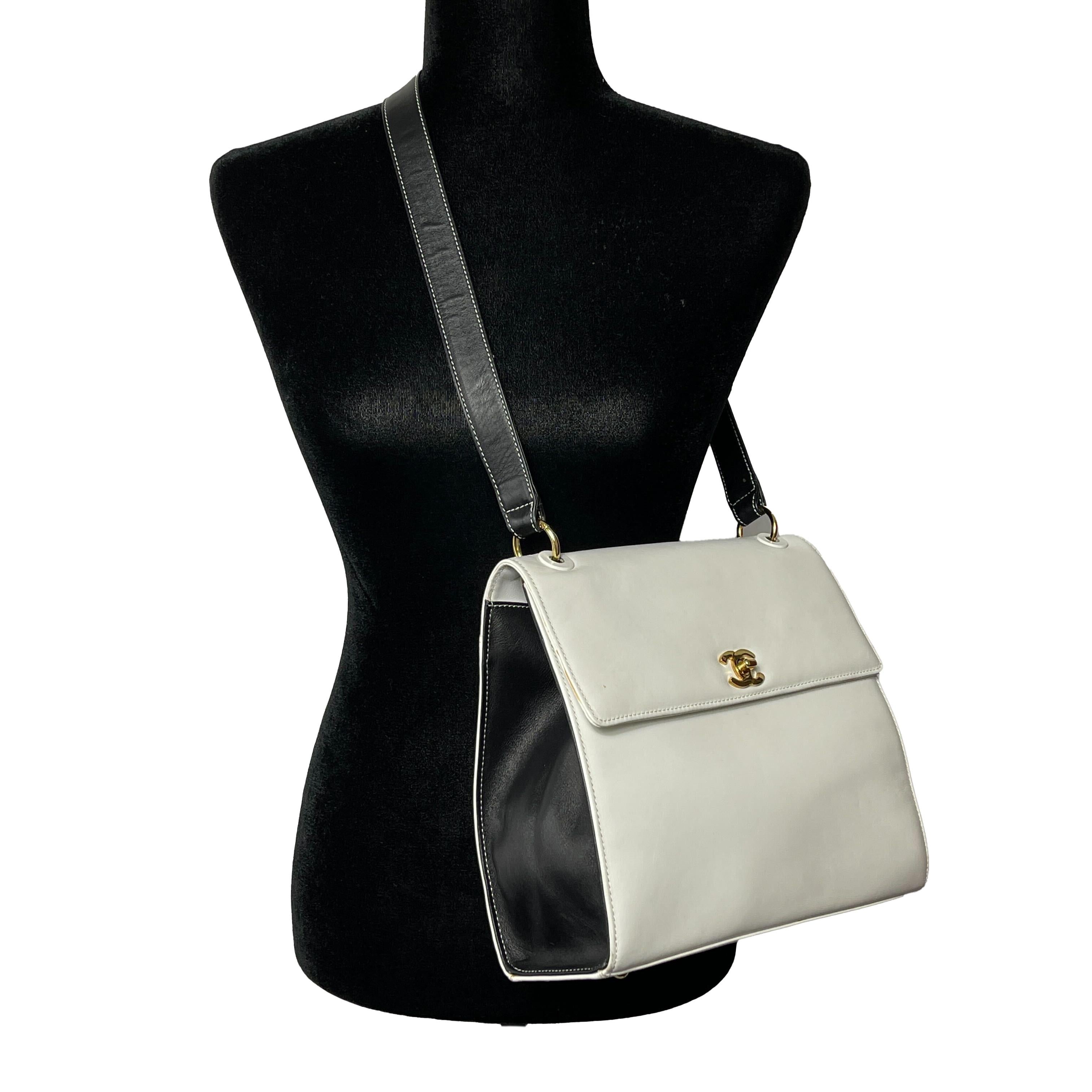Gray CHANEL Vintage Medium Classic Flap CC Lock White / Black Messenger Bag