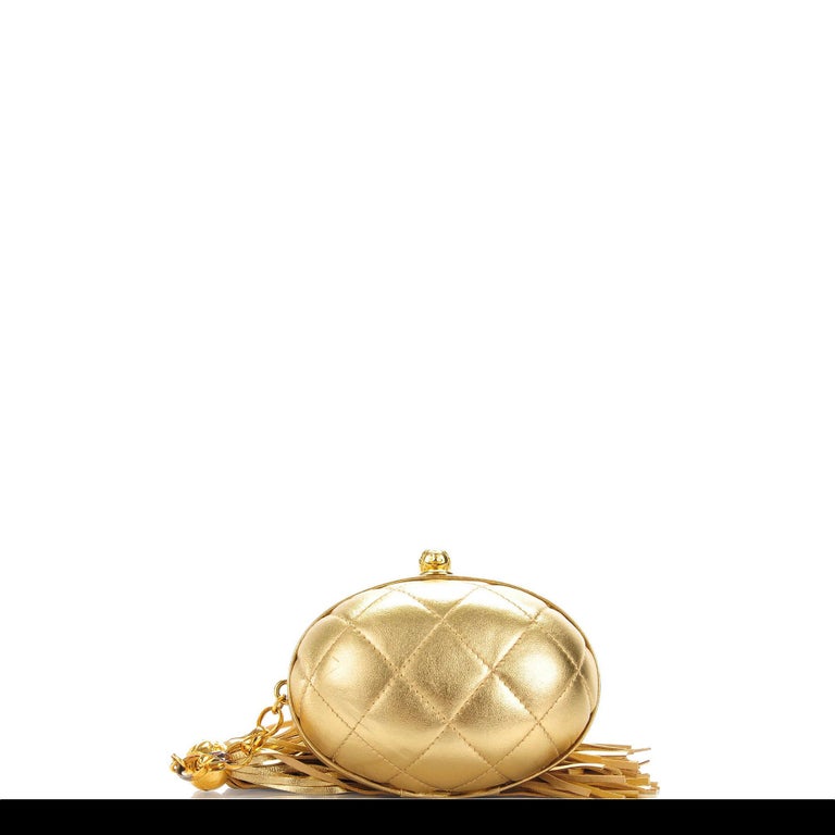 Chanel Vintage Metallic Gold Egg Minauderè Diamond Quilted Red Carpet Clutch For Sale 4