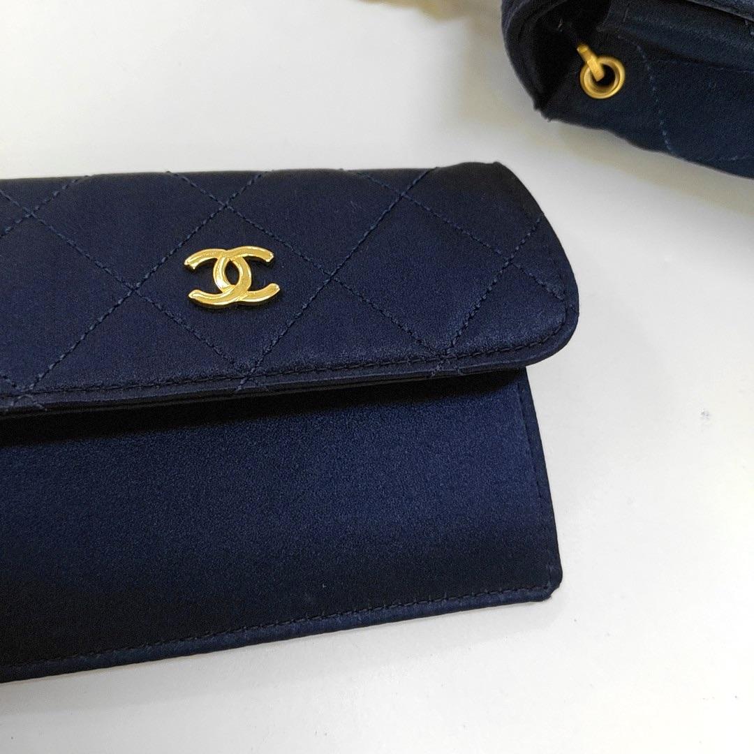 Chanel Vintage Mini Flap Tasche Marine Seide Satin Bijou Kette im Angebot 8