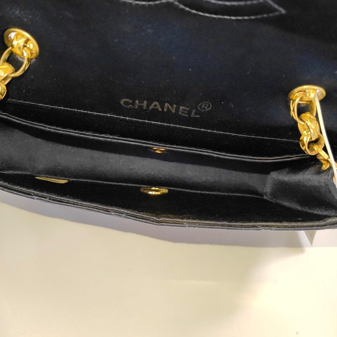 Chanel Vintage Mini Flap Tasche Marine Seide Satin Bijou Kette im Angebot 2