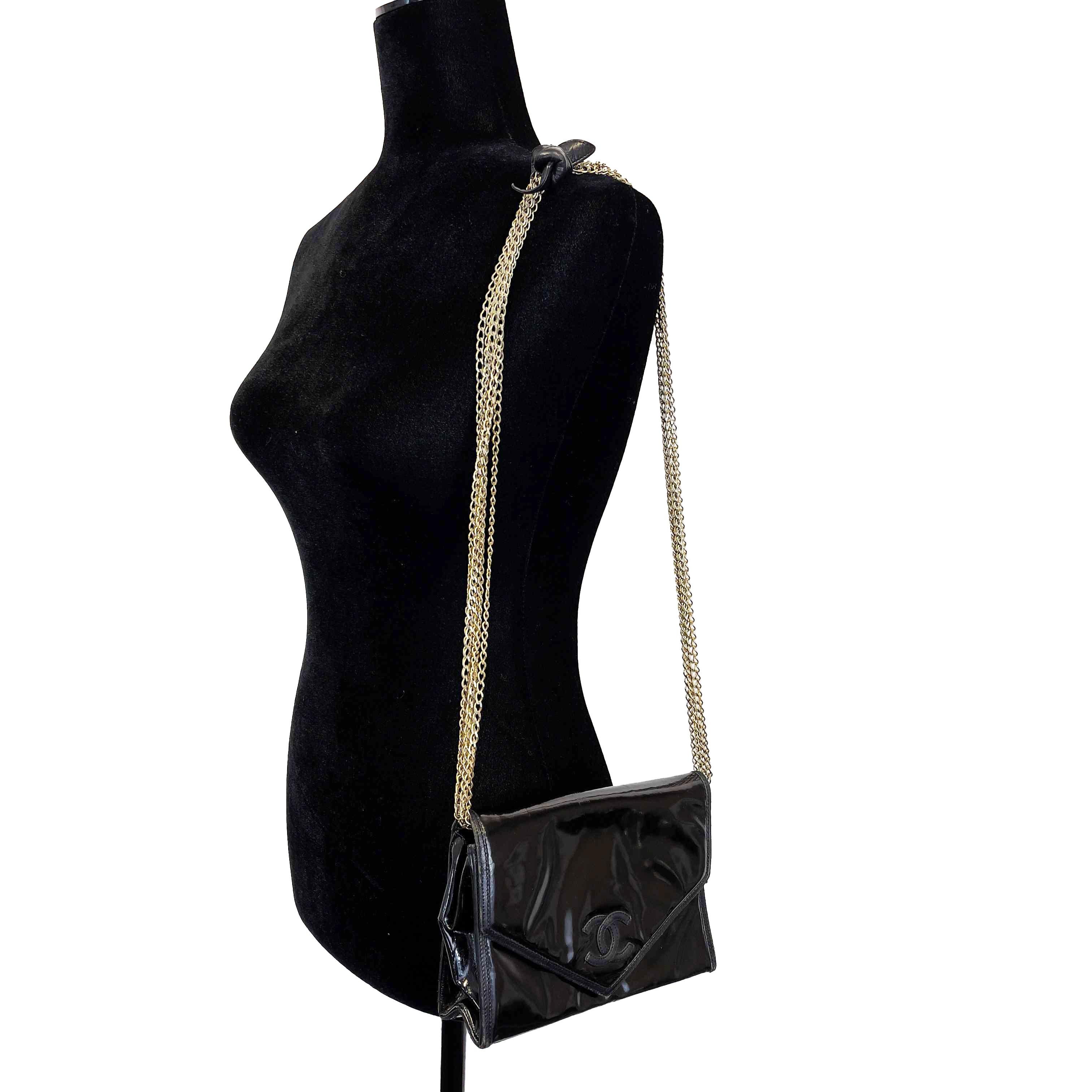 CHANEL - Vintage Multi Chain *RARE* CC Black Envelope Crossbody Bag 7