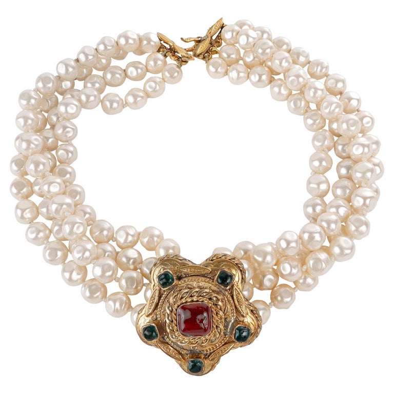 Chanel Collier ras du cou vintage à plusieurs rangs de perles et Gripoix En  vente sur 1stDibs
