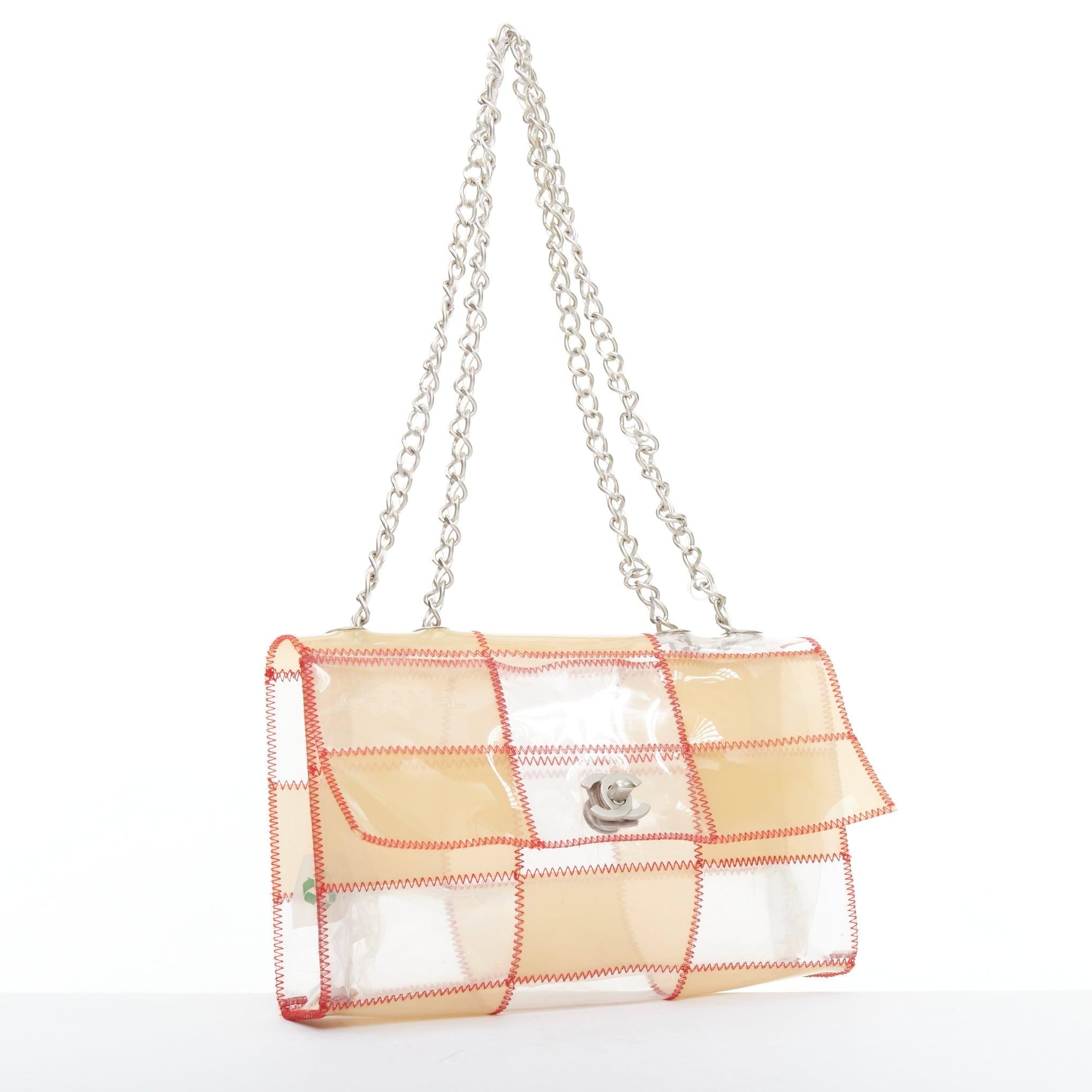 CHANEL Vintage Naked Patchwork Flap PVC rot Steppnaht CC Turnlock Flap Tasche (Weiß) im Angebot