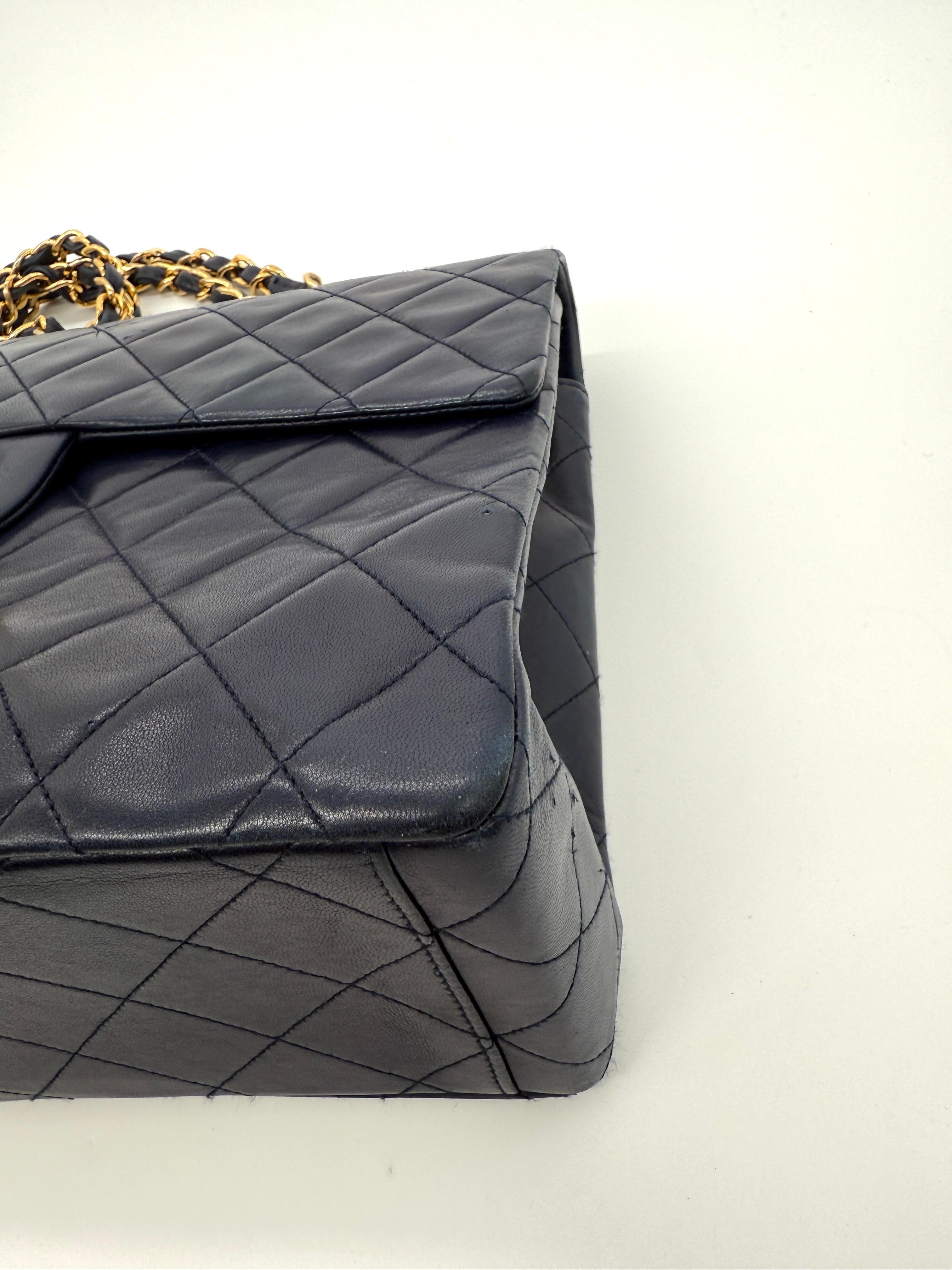 Chanel Vintage Navy Lammfell Maxi Flap Tasche im Angebot 14