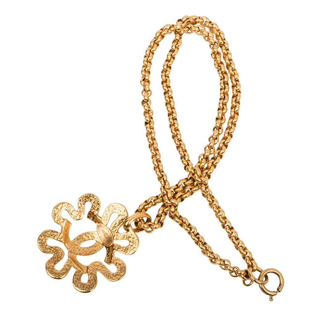 Chanel Vintage Necklace Cutout Flower Large CC 5