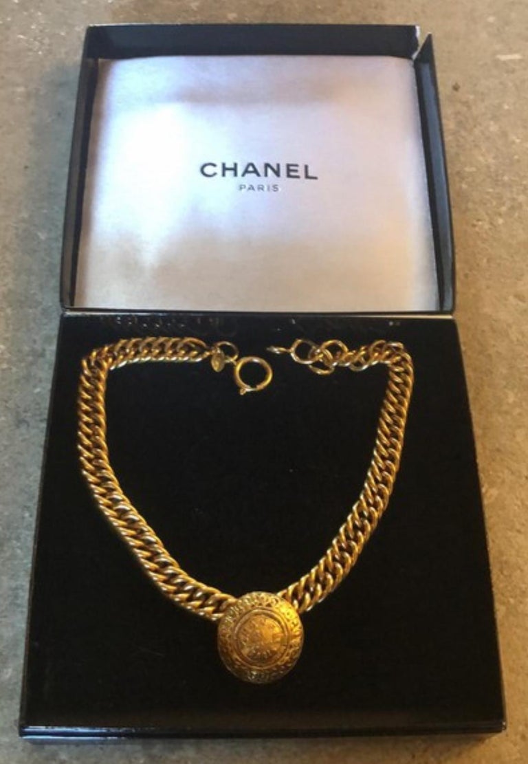 Vintage CHANEL Medaillon Chain Necklace 31 Rue Cambon Choker 