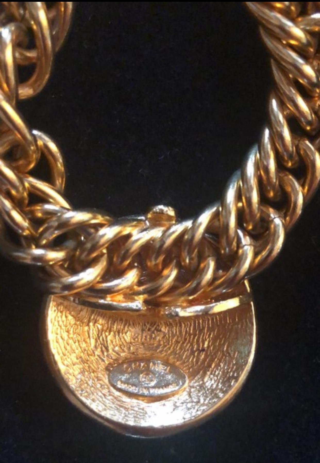 chanel vintage gold necklace