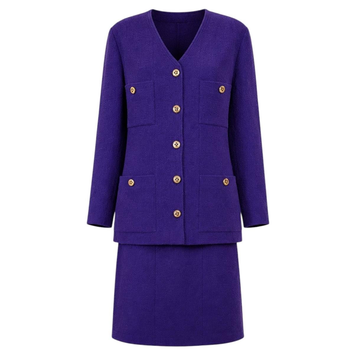 Pre-owned Chanel Vintage Noble Purple Tweed Suit With 64k Gold Cc Buttons 44 Fr