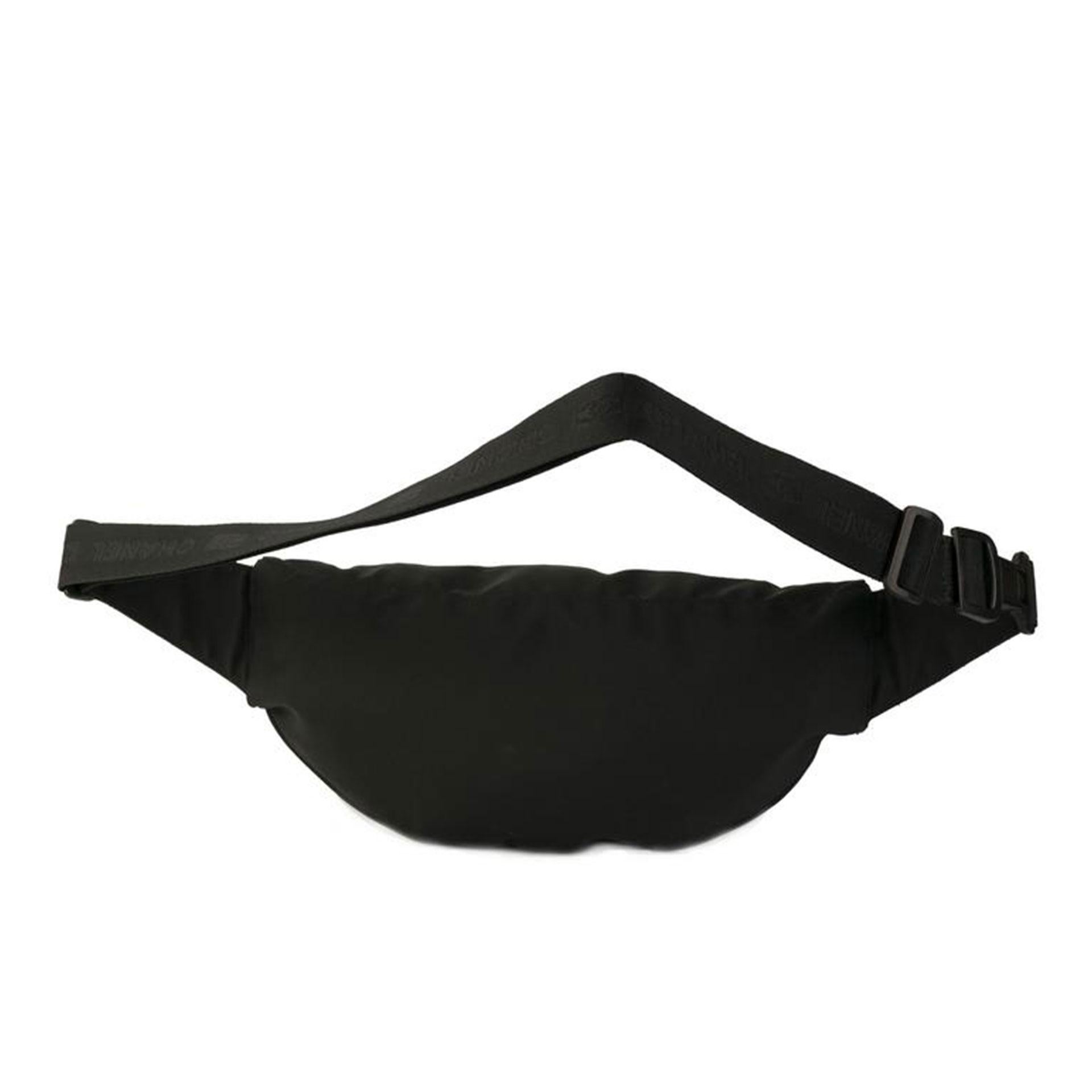 Chanel Vintage Nylon Large Crossbody Fanny Pack Bag In Good Condition For Sale In Miami, FL