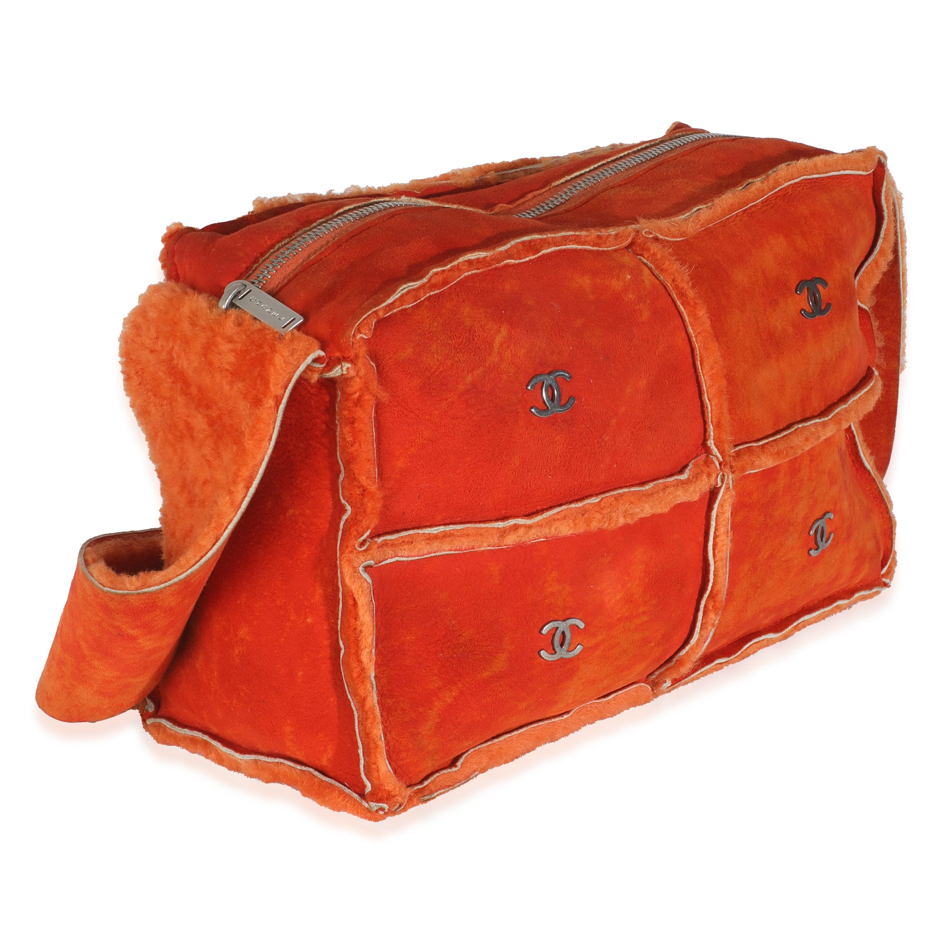 Red Chanel Vintage Orange Suede Shearling CC Logo Messenger For Sale