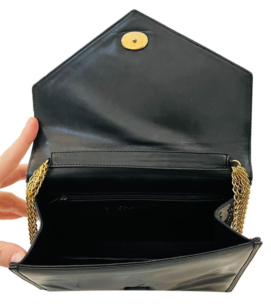 Chanel Vintage Patent Leather 'CC' Logo Crossbody Bag For Sale 1