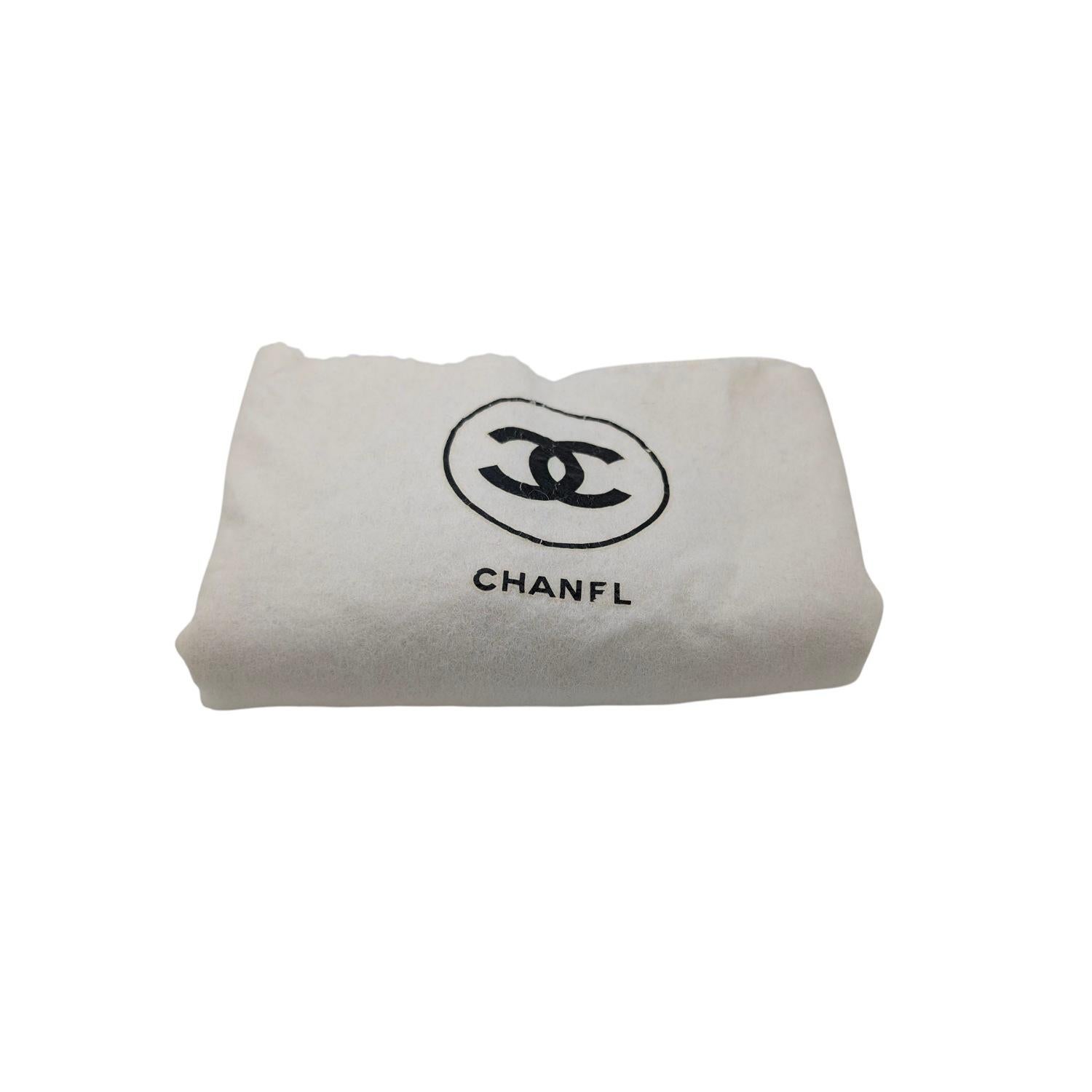 Chanel Vintage Patent Quilted CC Chain Tote en vente 8