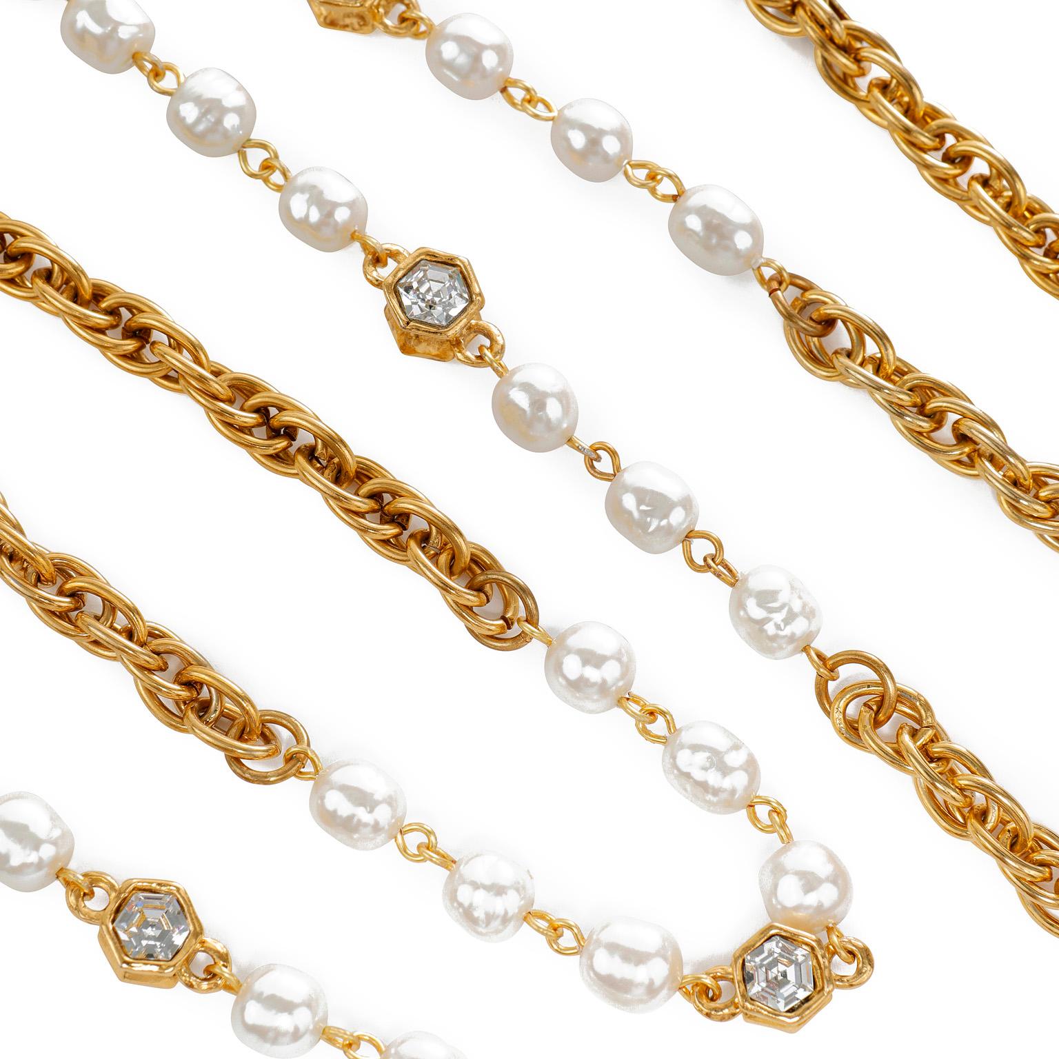 Chanel Vintage Perlen- und Strass-Halskette im Zustand „Gut“ im Angebot in Palm Beach, FL